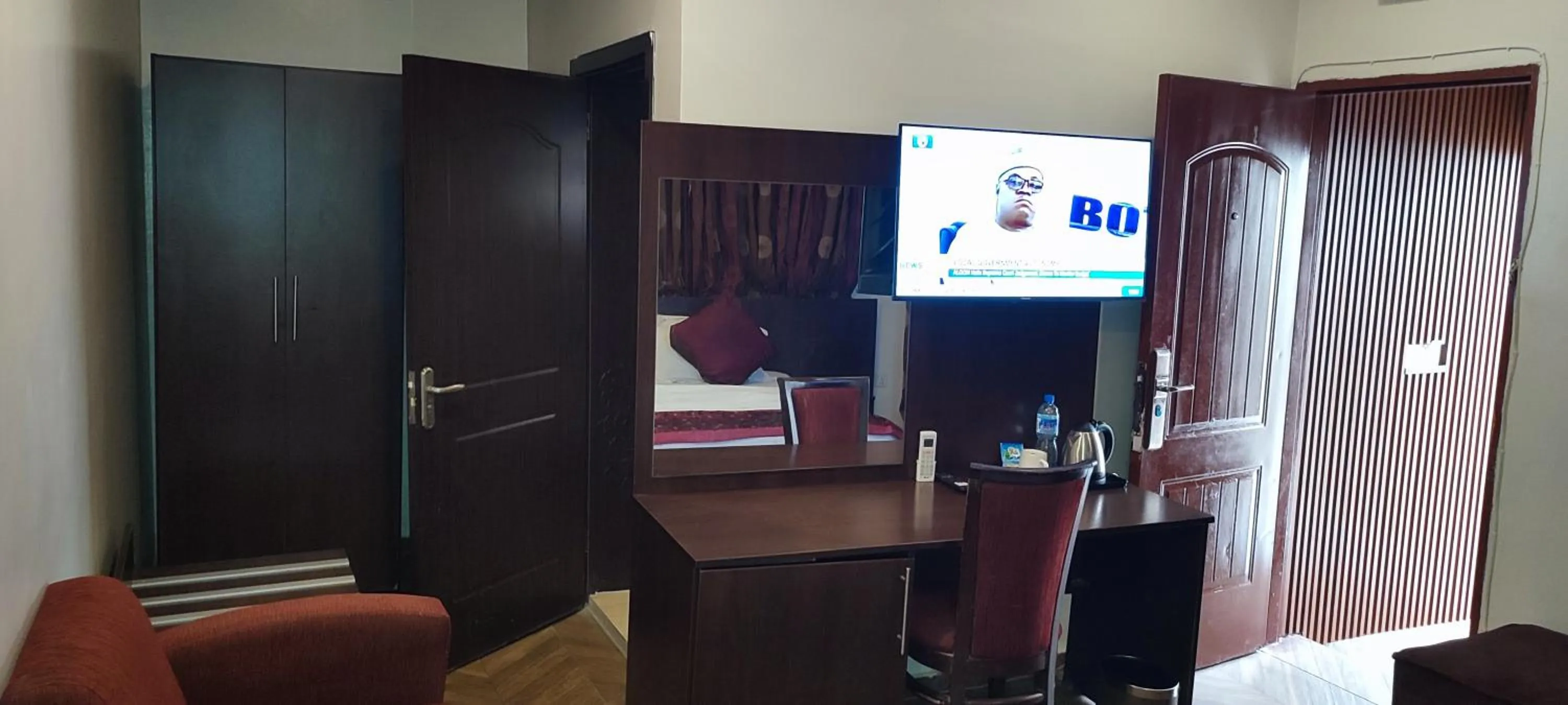 wardrobe in Grand Inn & Suites