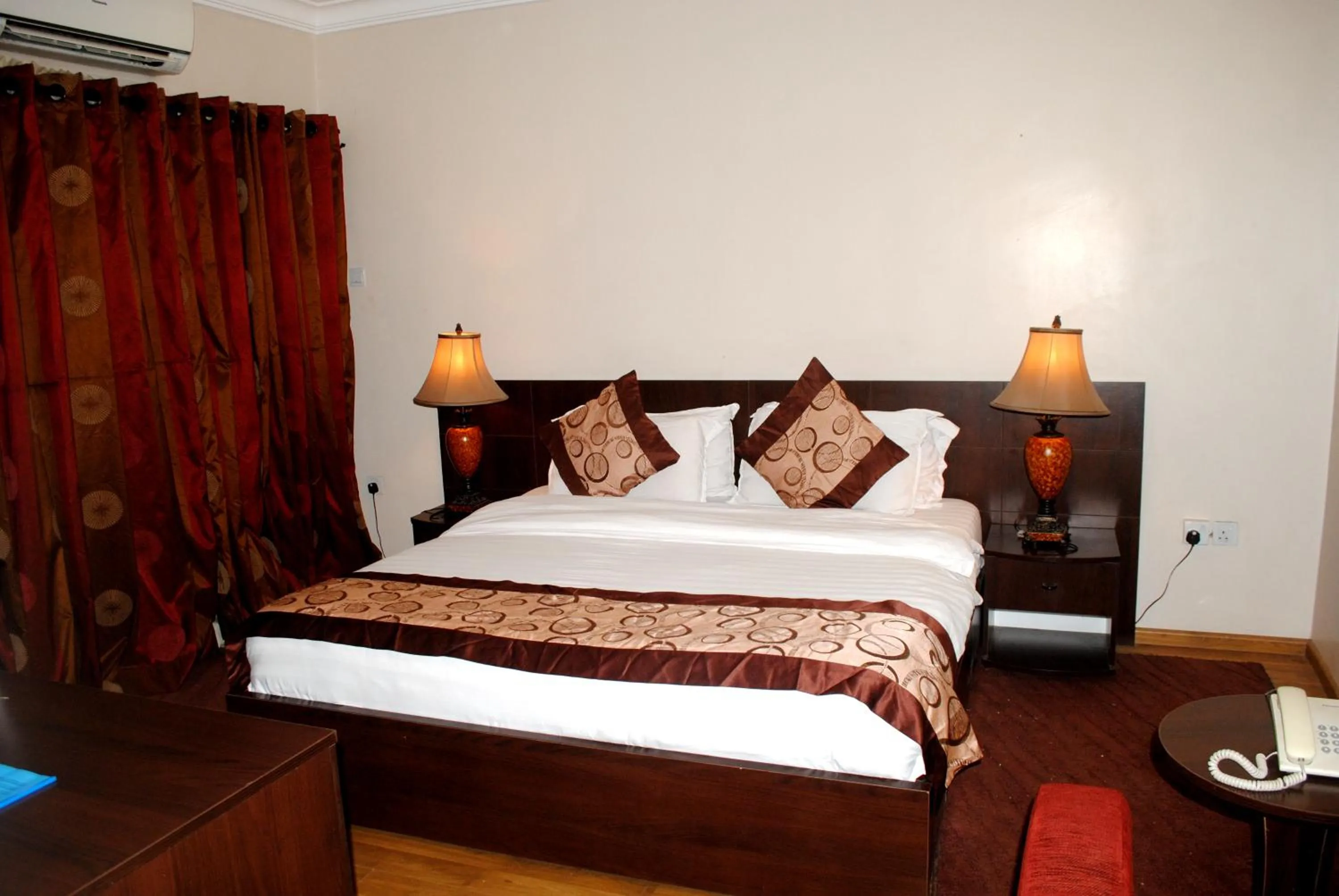 bunk bed, Bed in Grand Inn & Suites