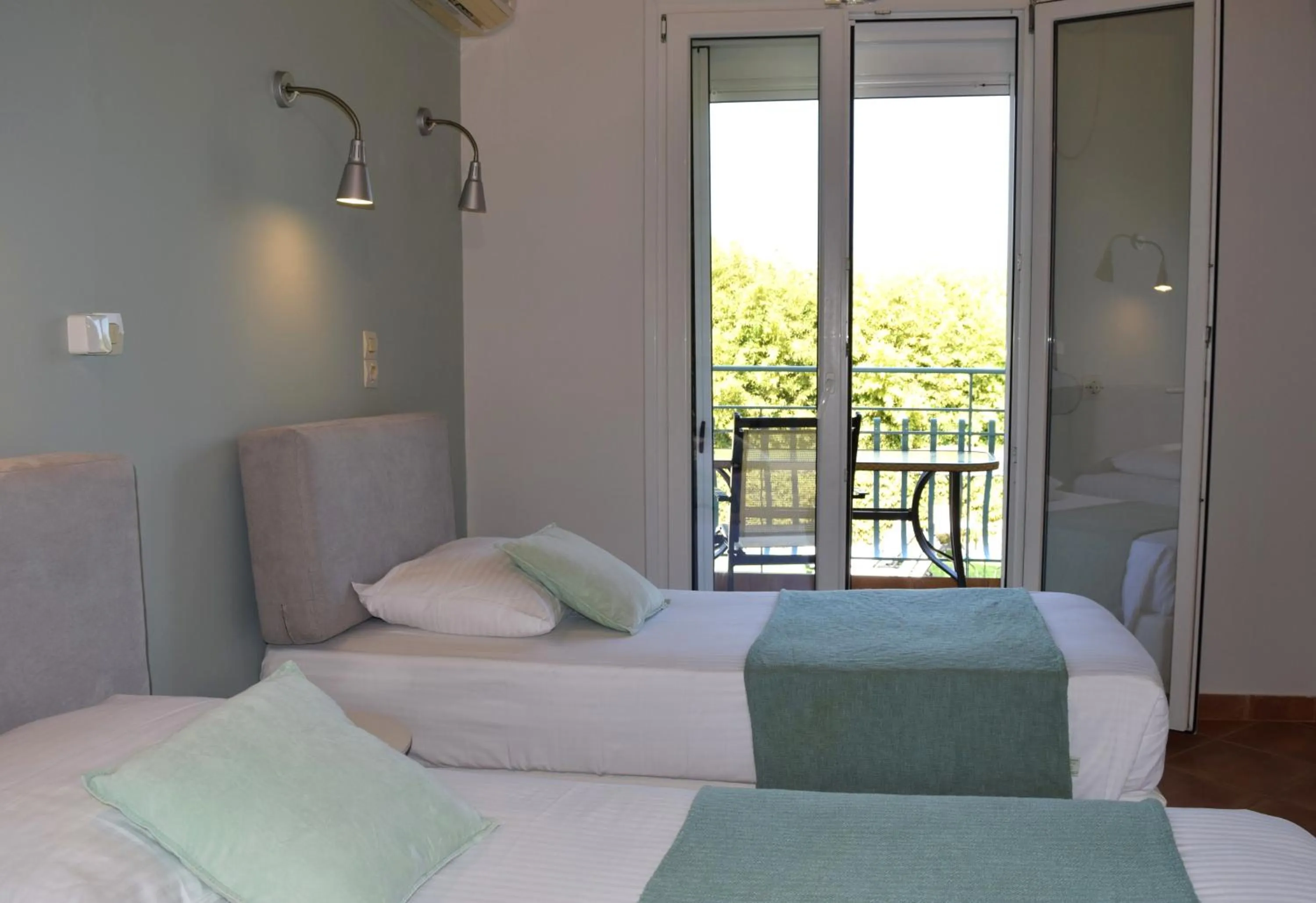 Bedroom in Simatos αpARTments & Studios