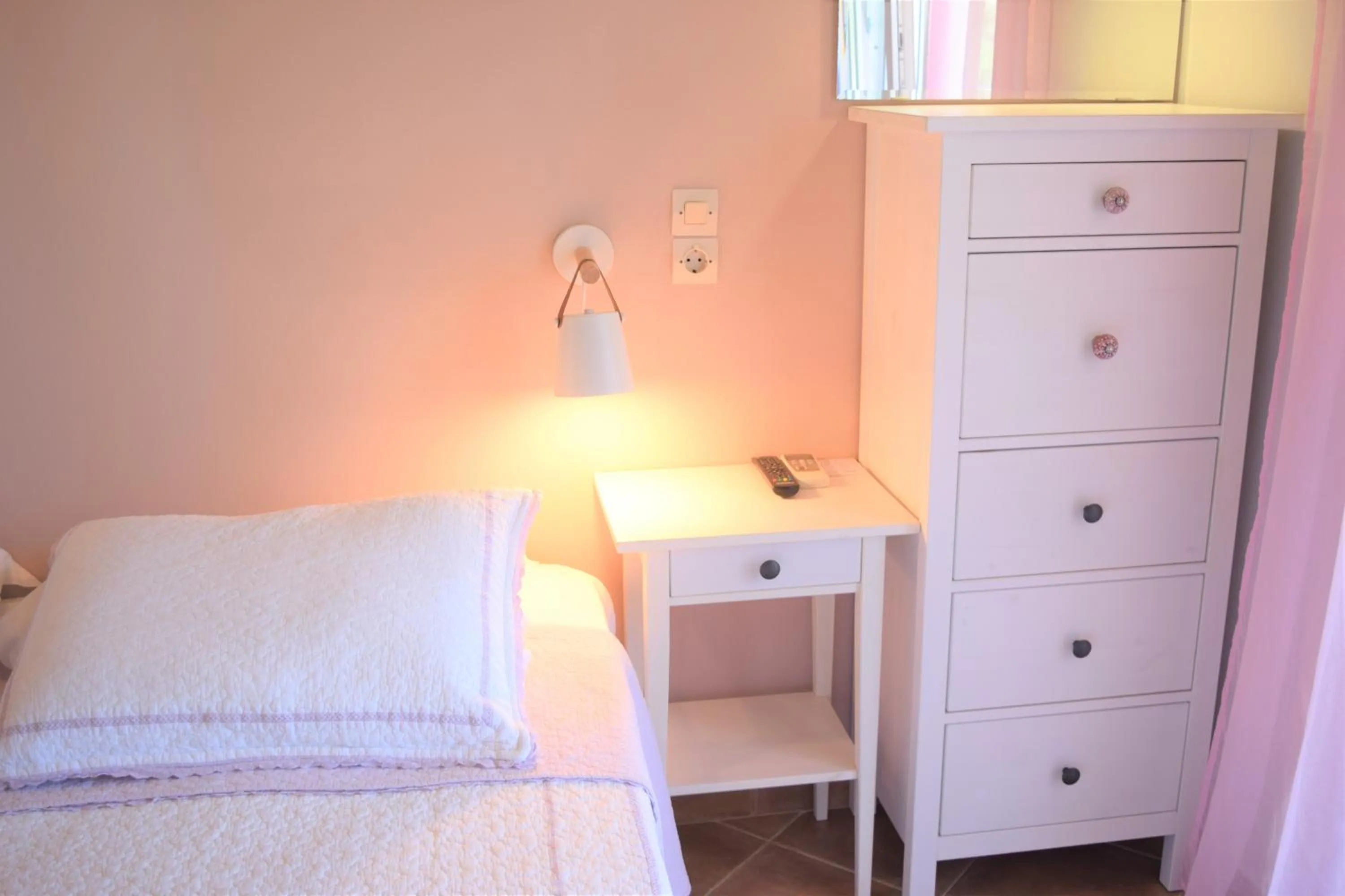 Bed in Simatos αpARTments & Studios