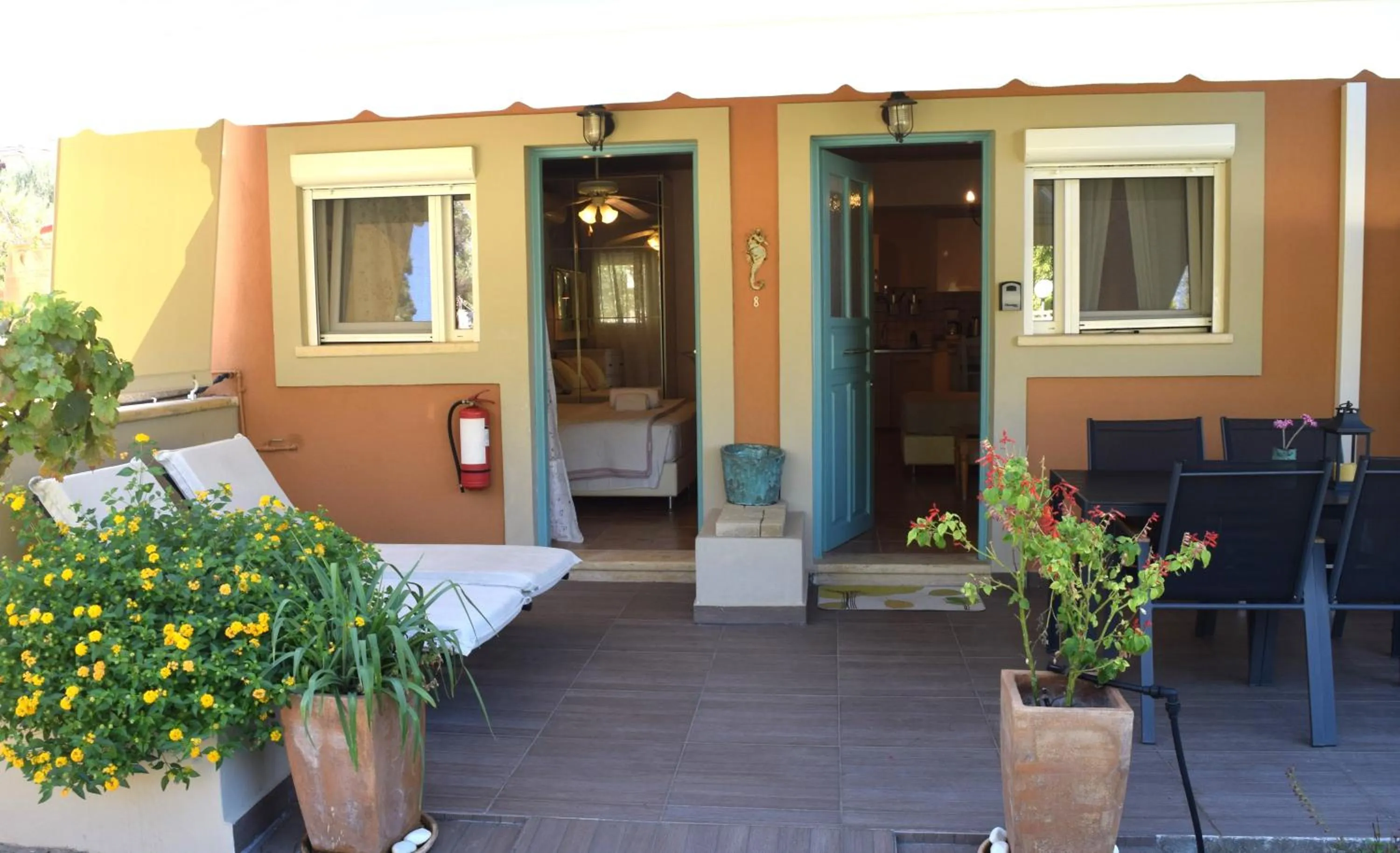 sunbed in Simatos αpARTments & Studios