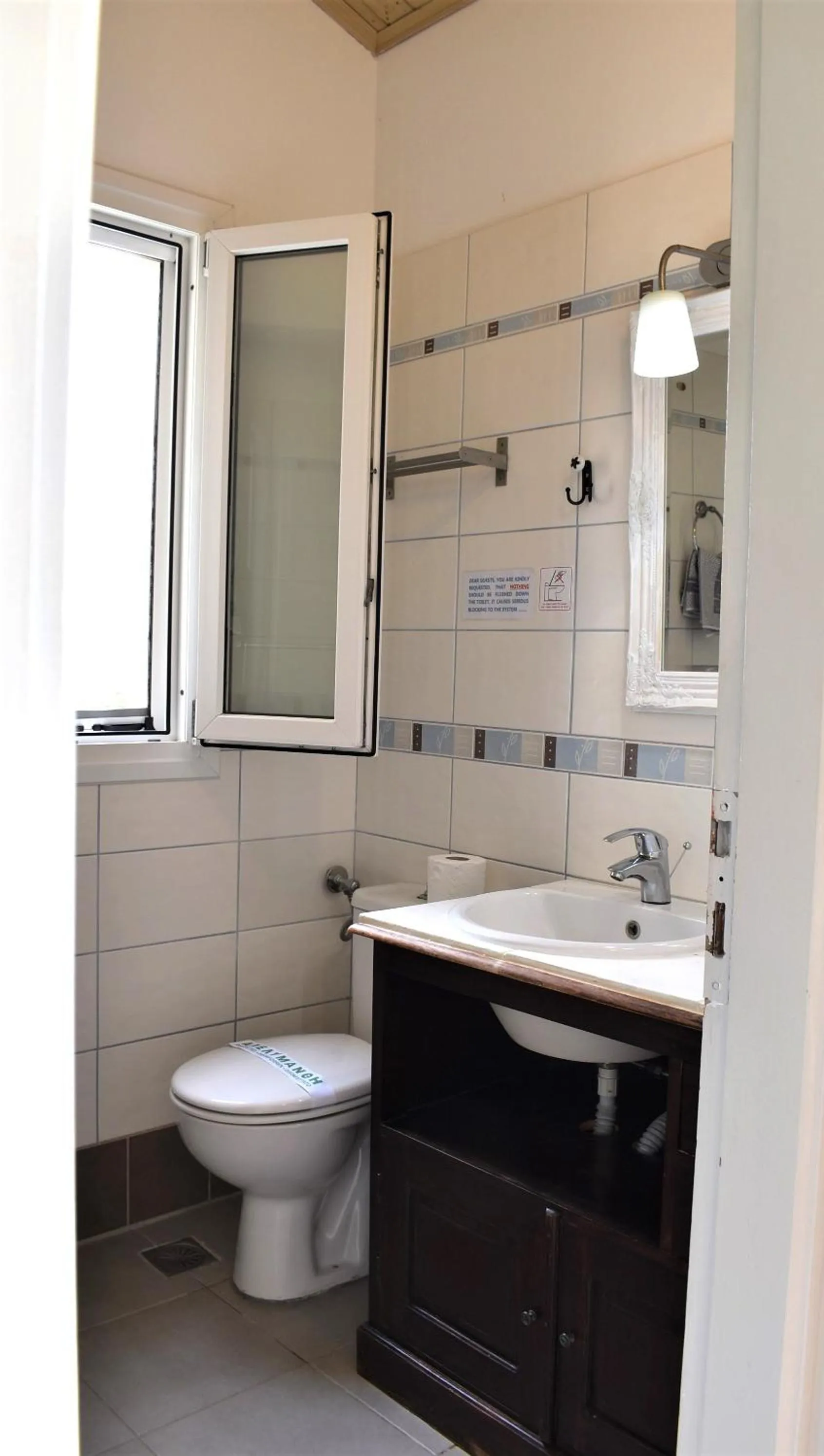 Bathroom in Simatos αpARTments & Studios