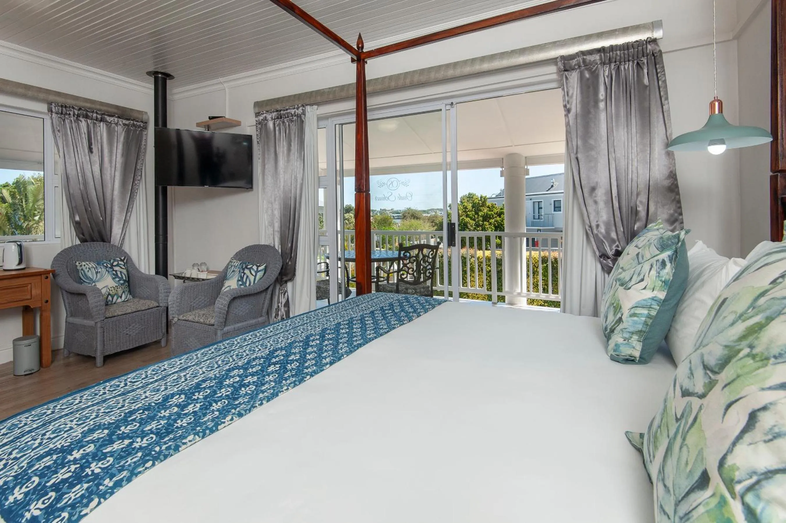 Bed in Oude Schuur Boutique Guesthouse