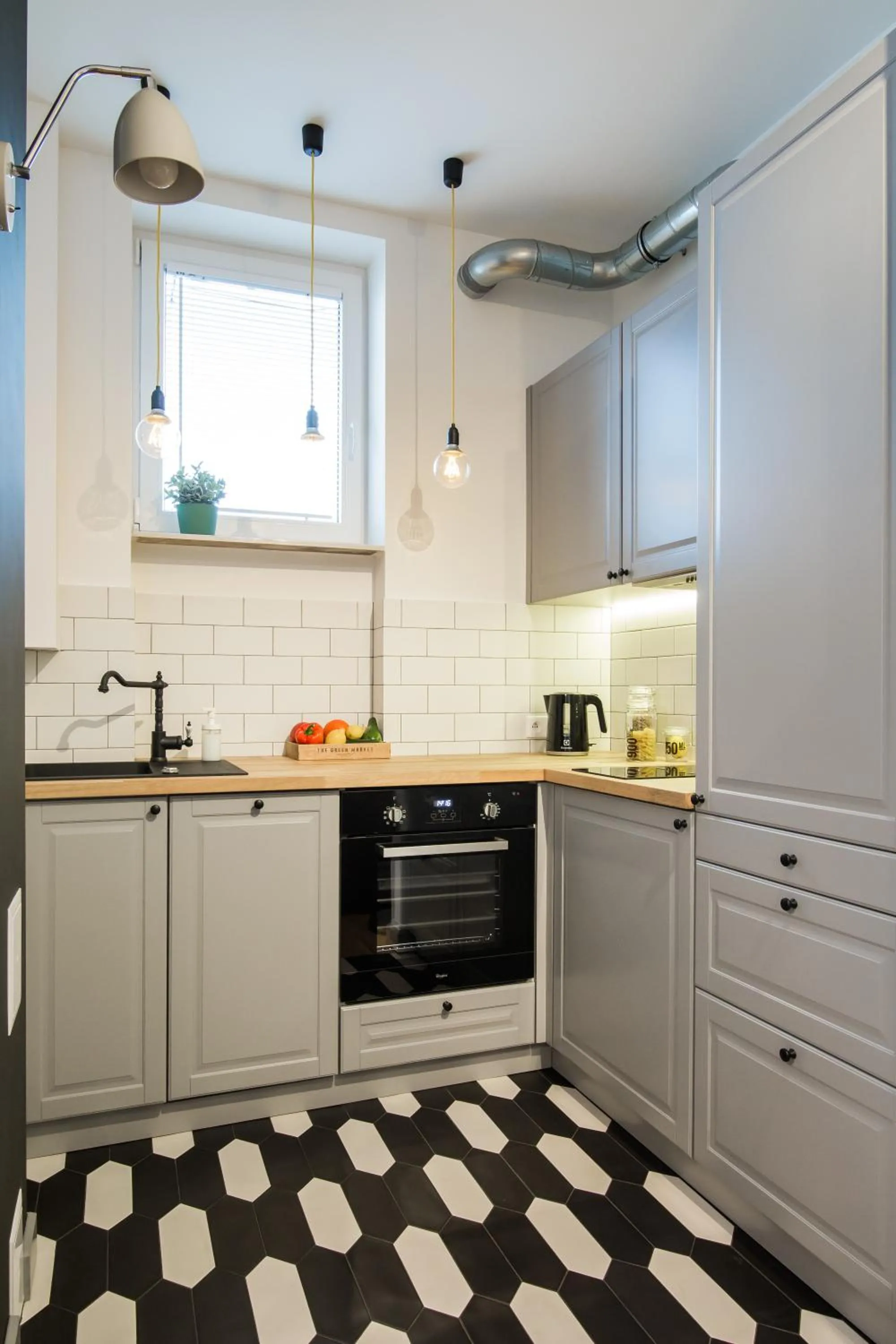 Kitchen or kitchenette in ShortStayPoland Niepodleglosci (B46)