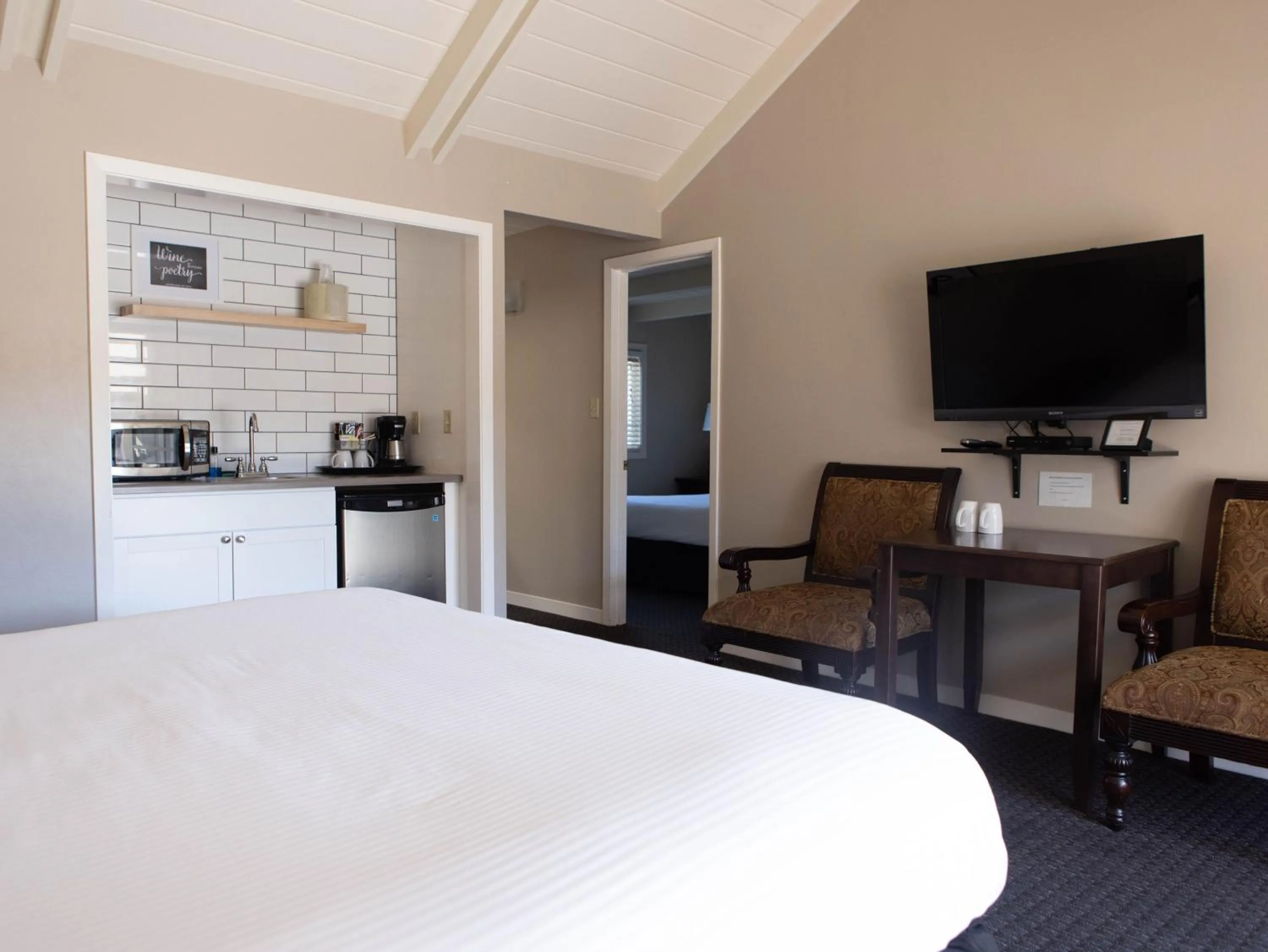 Bed in Golden Haven Hot Springs