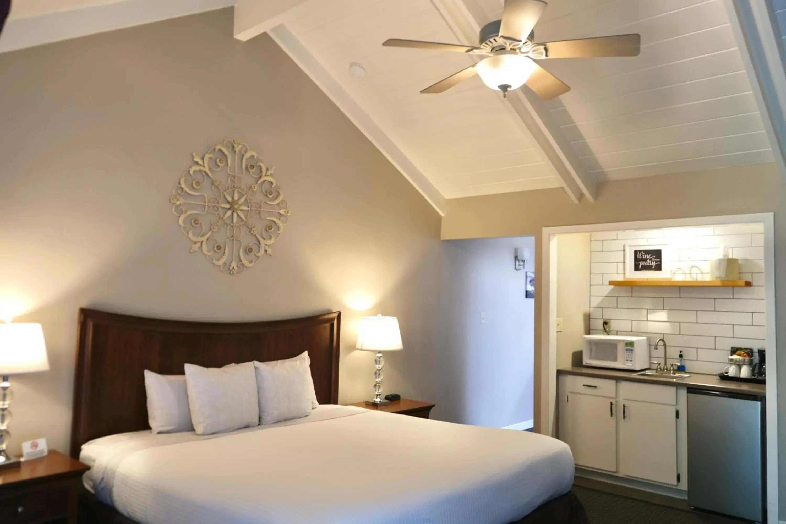 King Room in Golden Haven Hot Springs King Room in Golden Haven Hot Springs