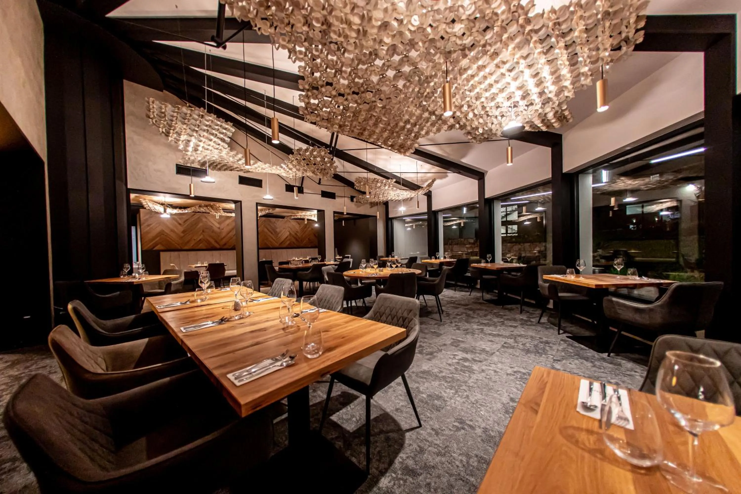 Restaurant/places to eat in Hotel Atlantis