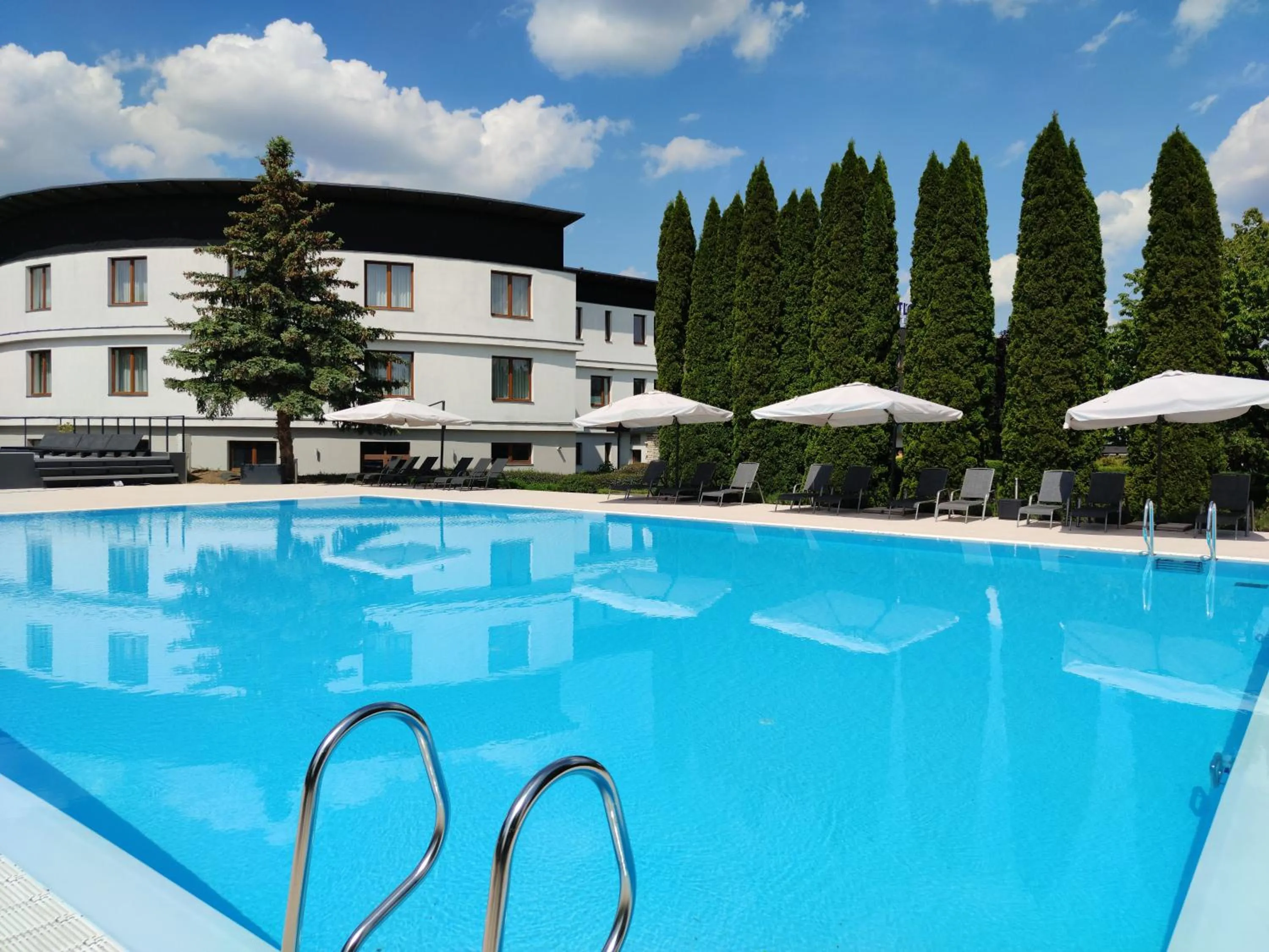 Summer in Hotel Atlantis