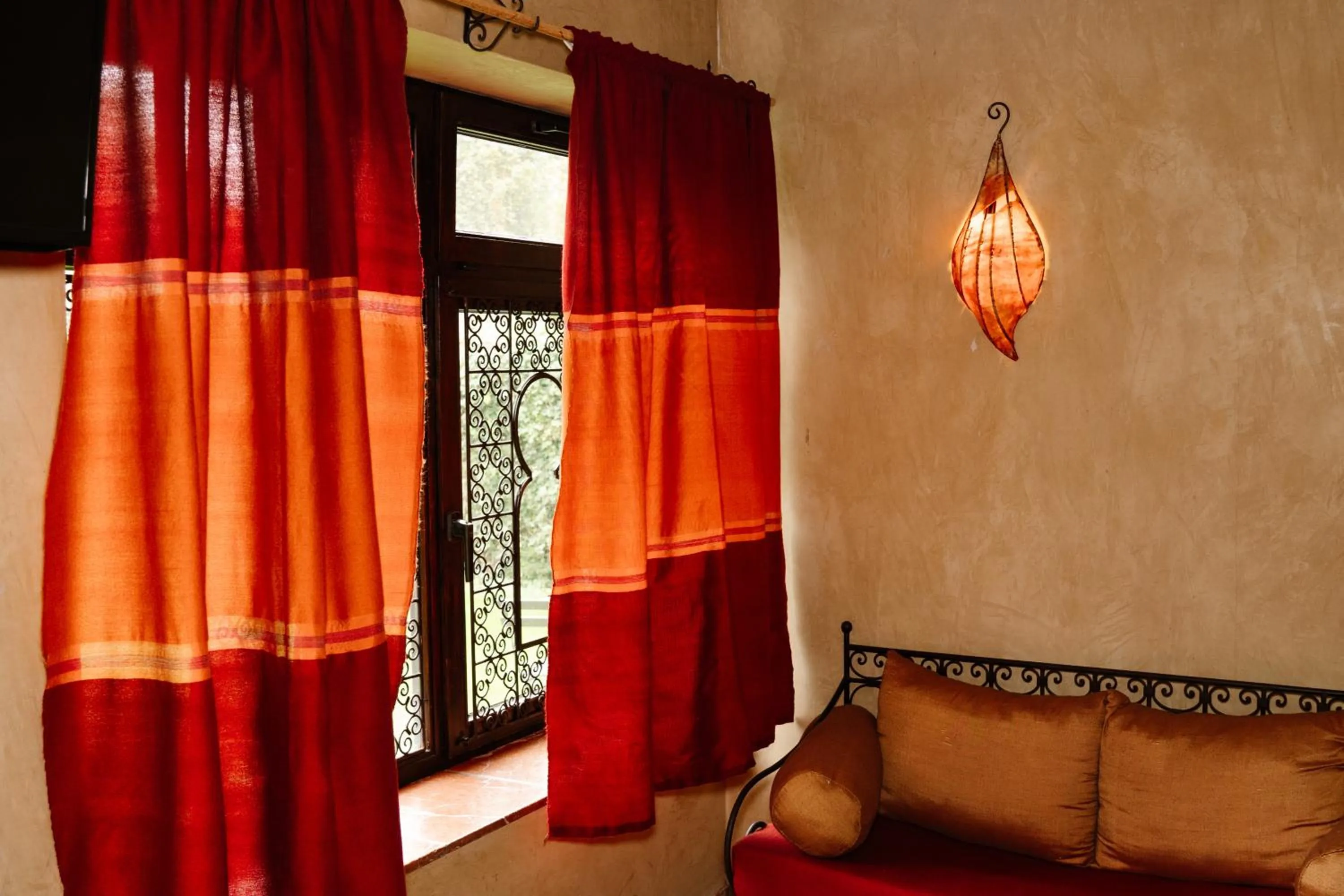 Bedroom in Thermae Grimbergen Hotel