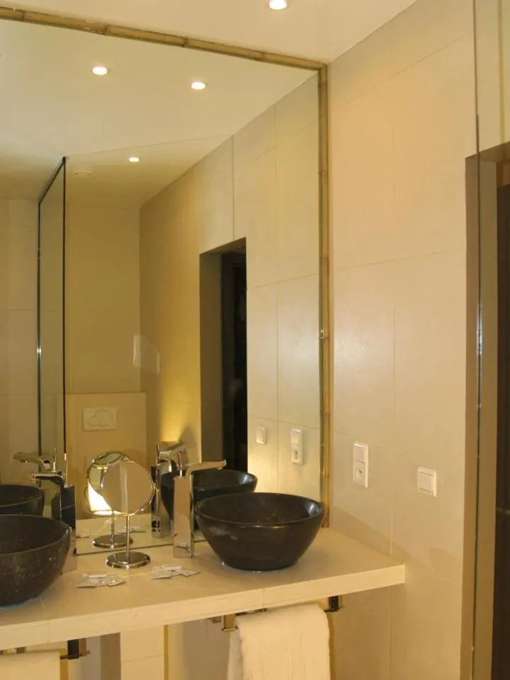 Bathroom in Thermae Grimbergen Hotel