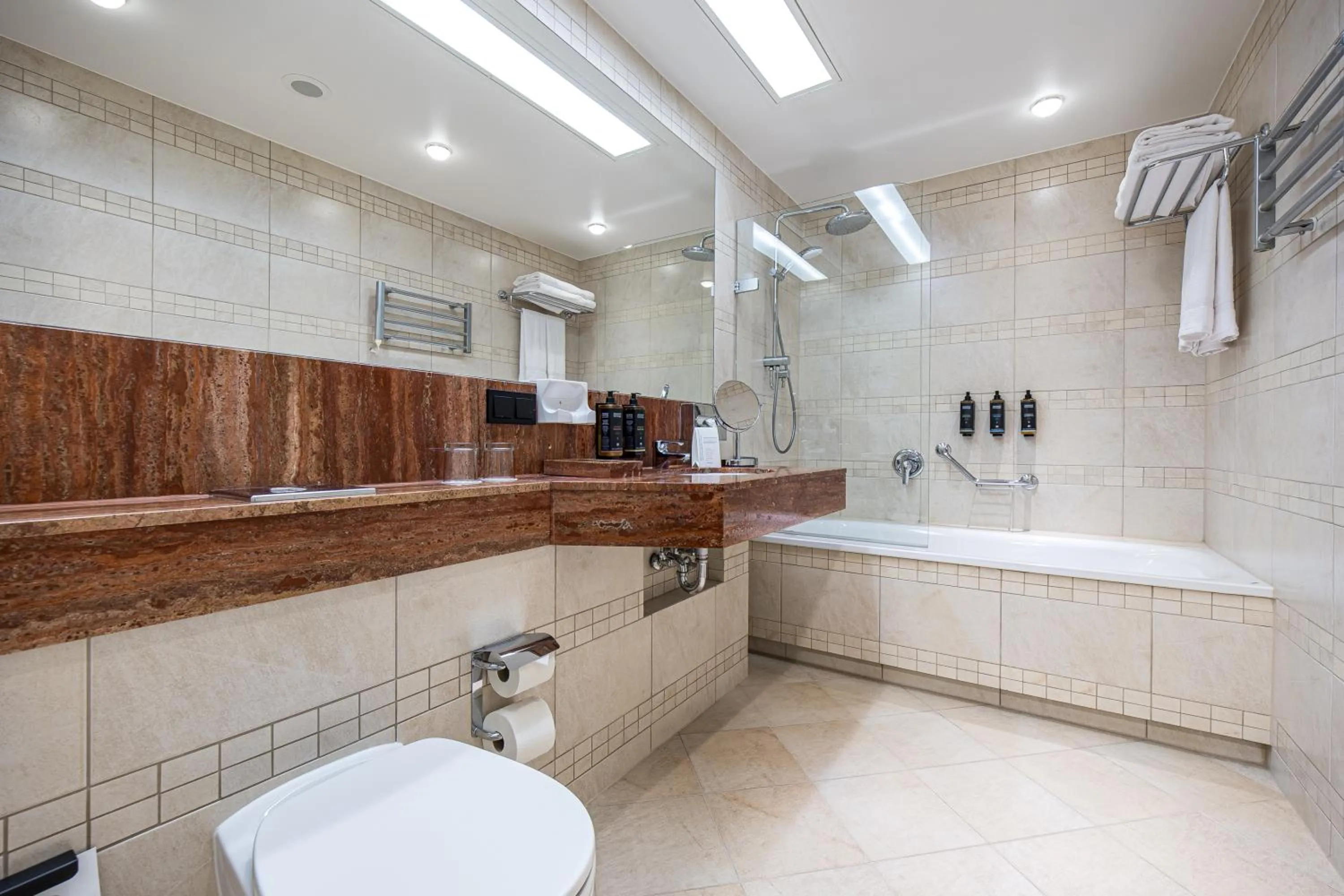 Shower in Mercure Palanga Vanagupe Resort & SPA