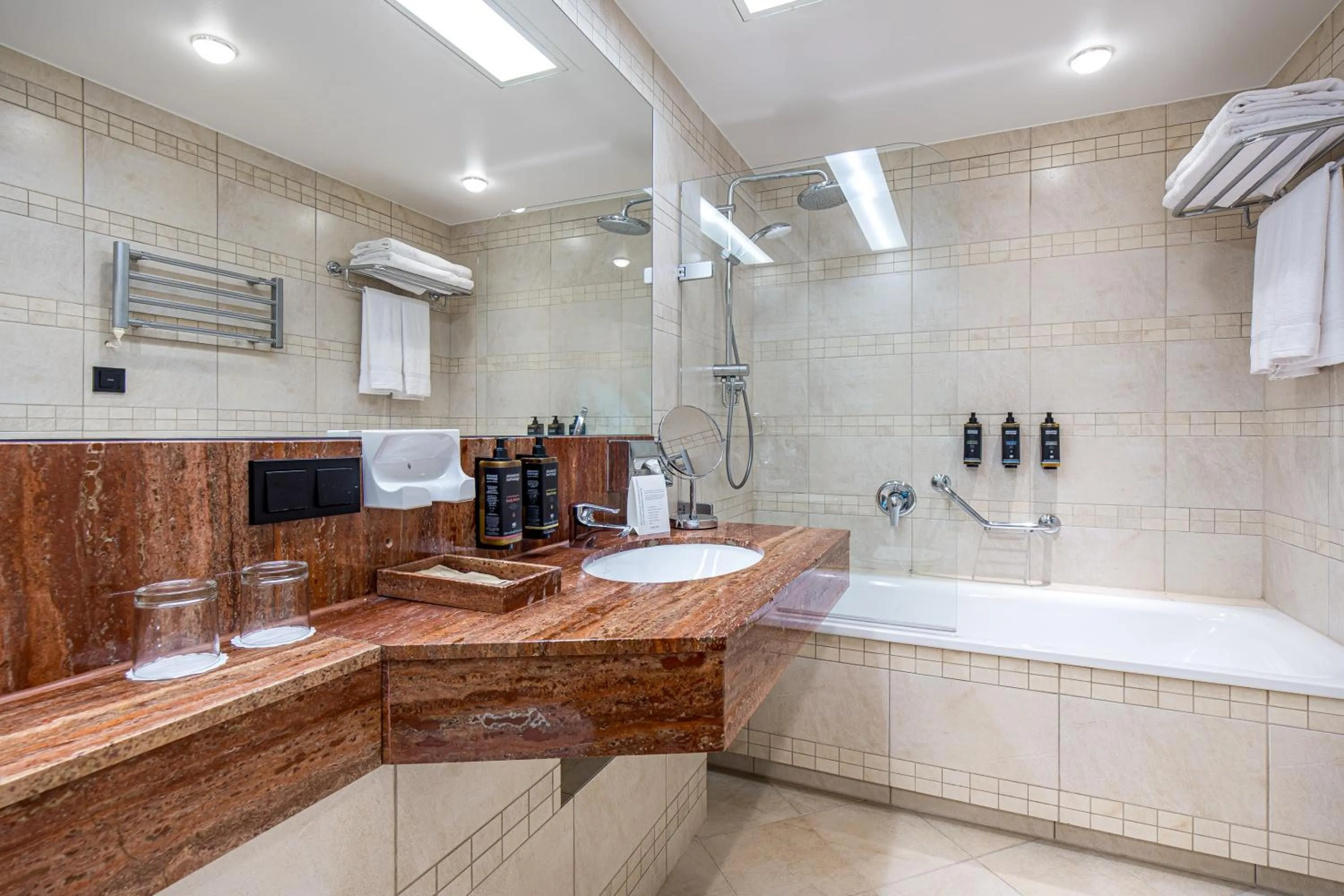 Toilet in Mercure Palanga Vanagupe Resort & SPA