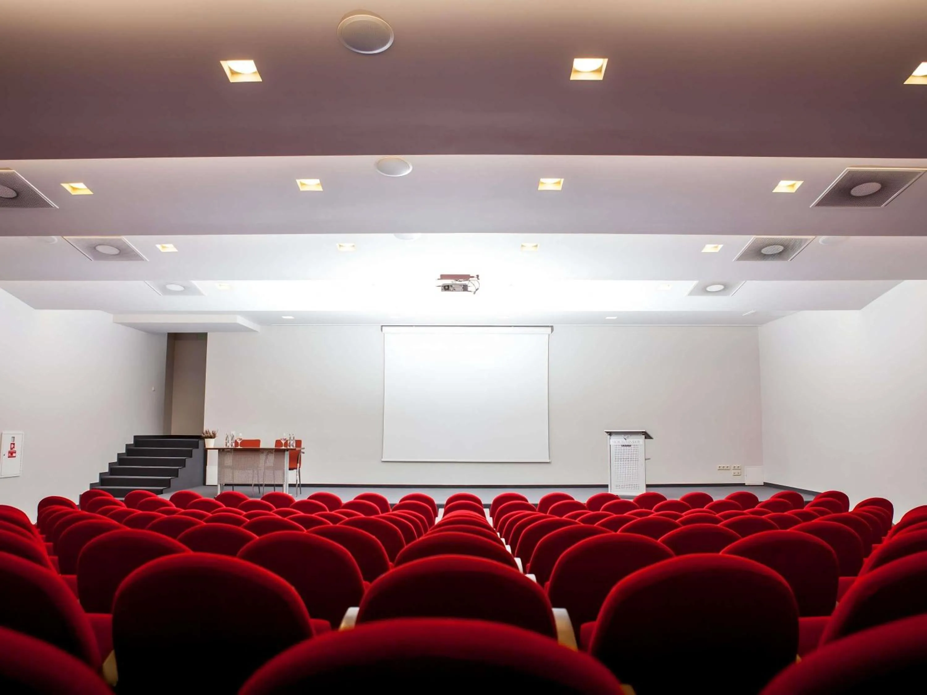 Meeting/conference room in Mercure Palanga Vanagupe Resort & SPA