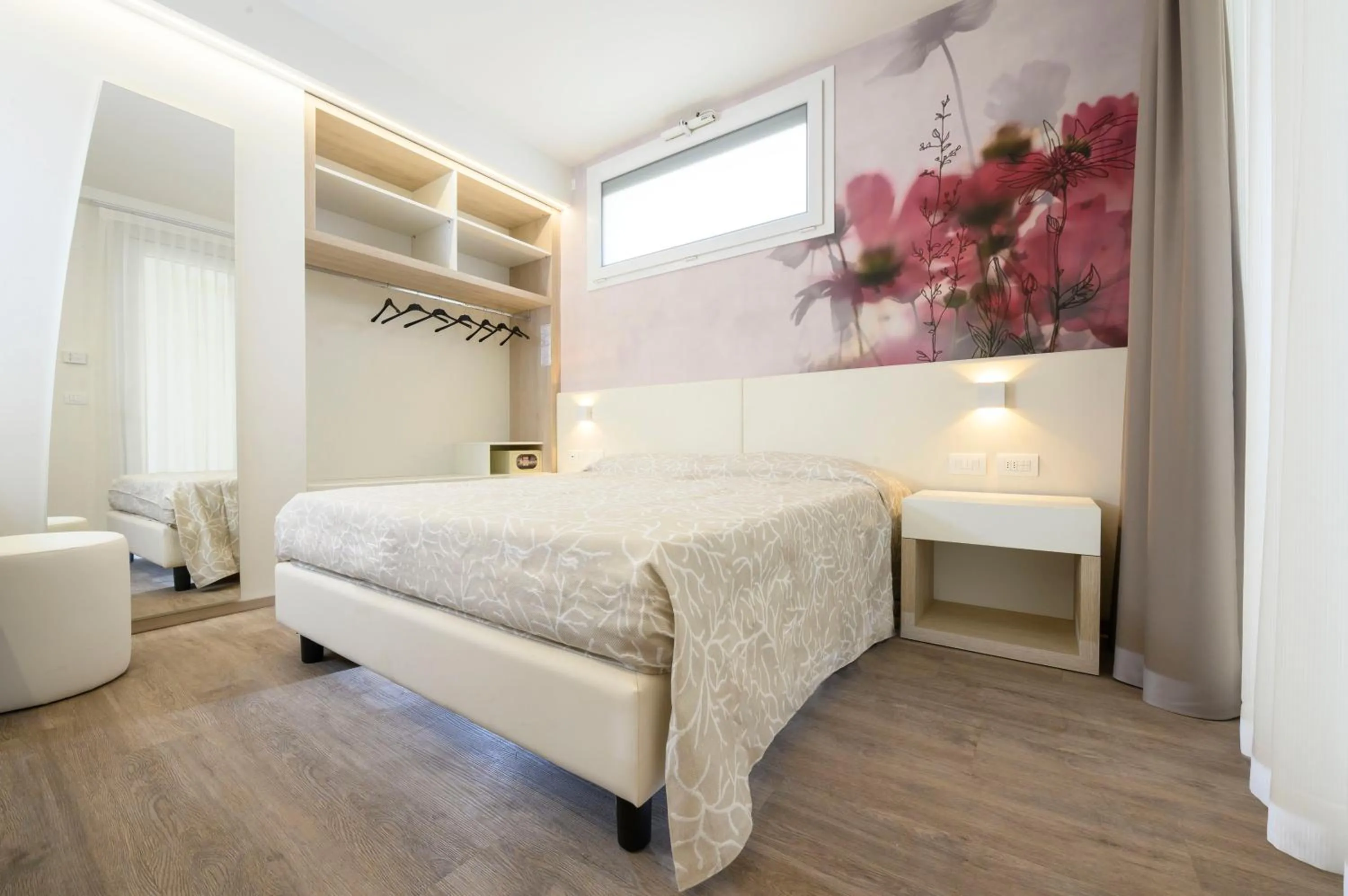 Bedroom, Bed in Hotel Harmony