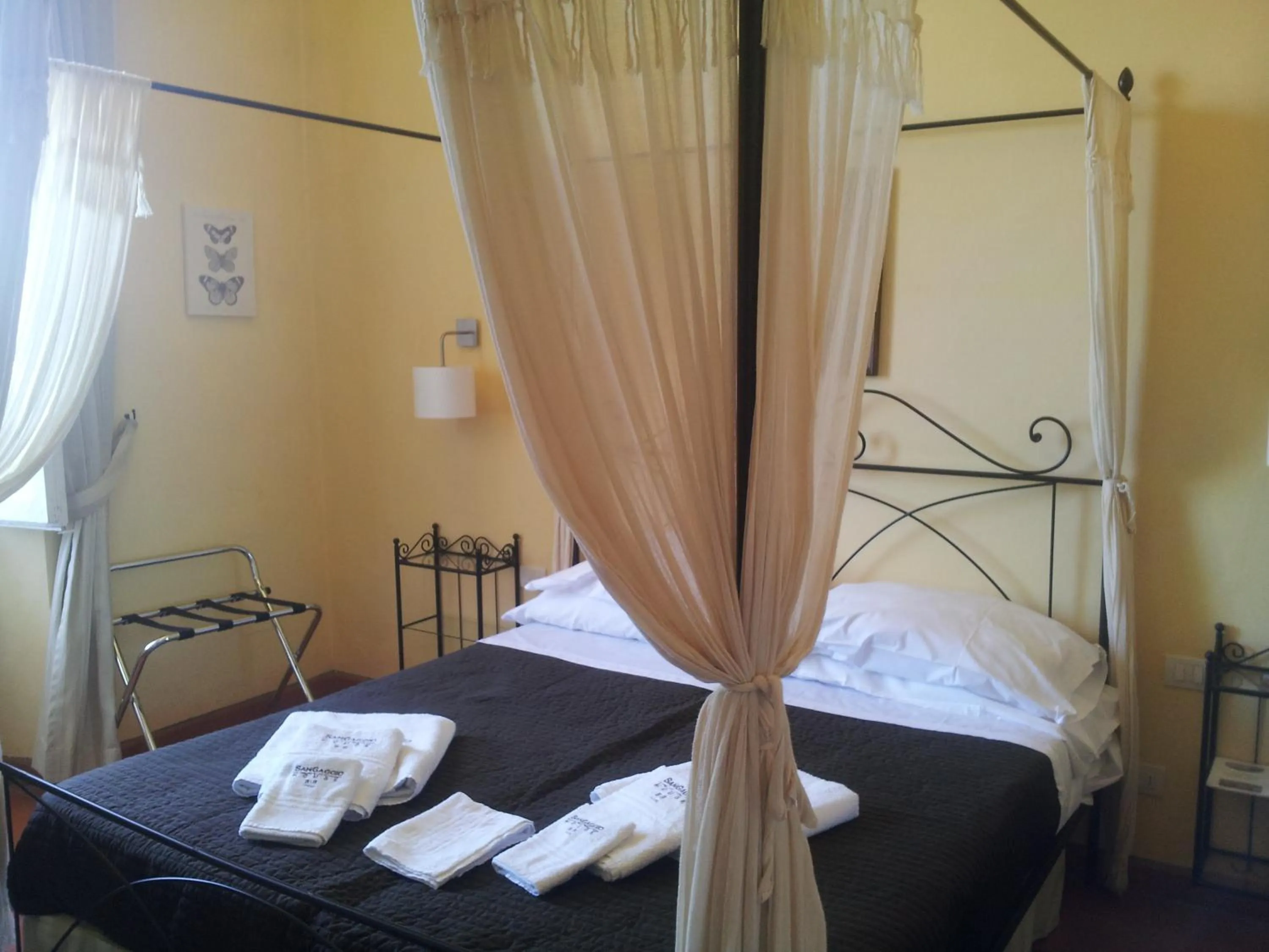 Bed in Sangaggio House B&B