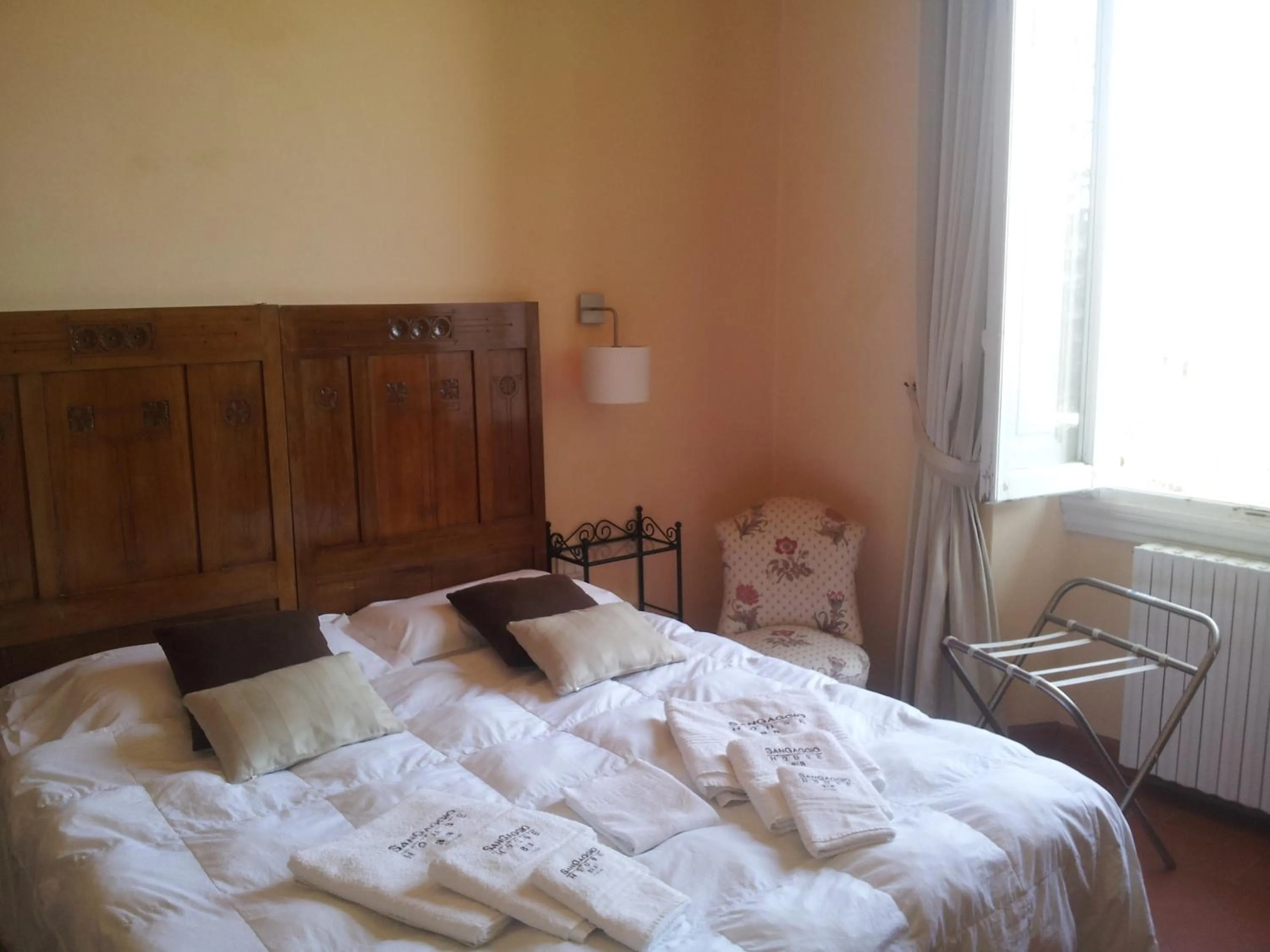 Bed in Sangaggio House B&B