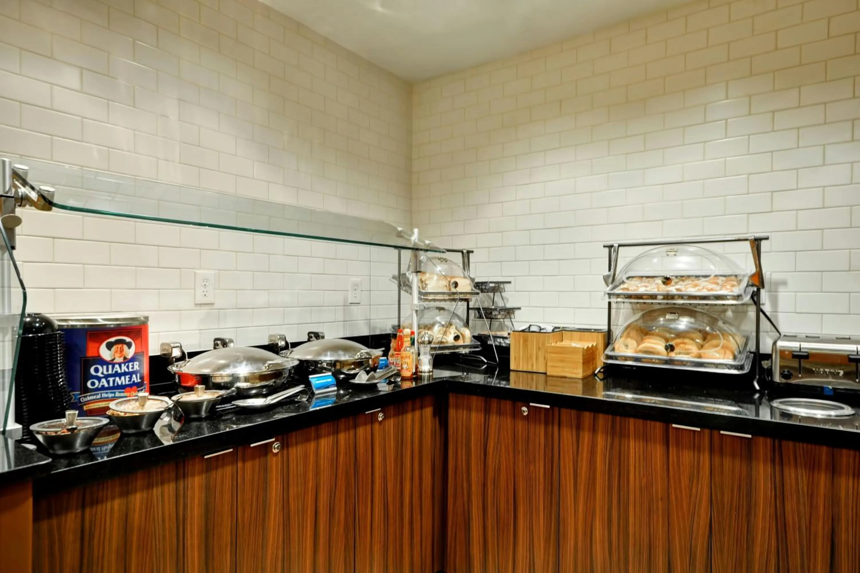 Breakfast in Fairfield Inn & Suites Dallas Medical/Market Center