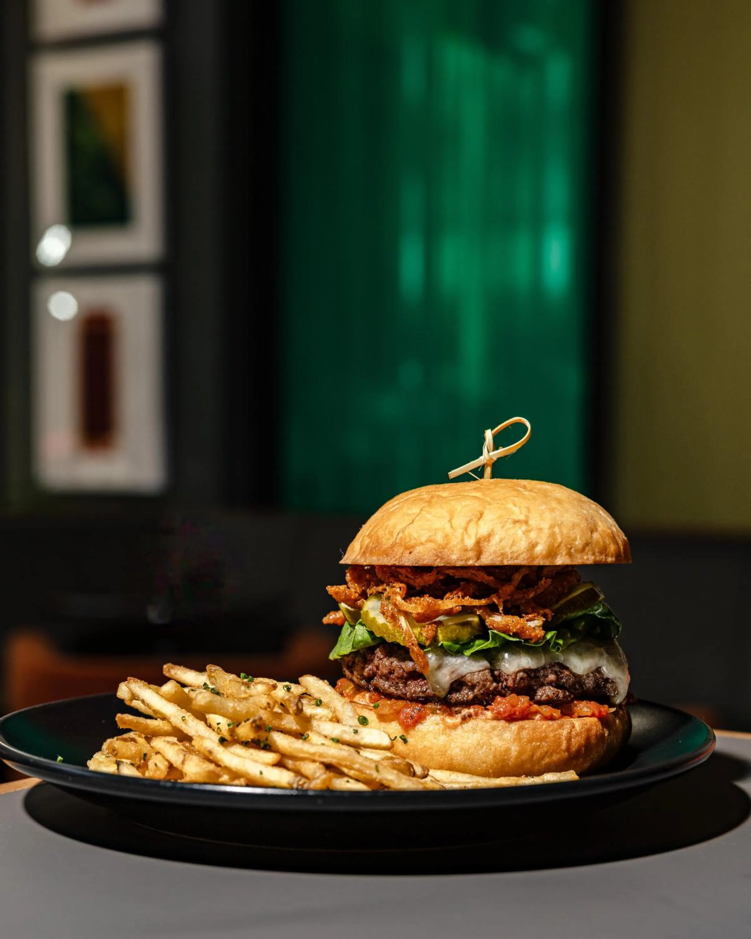 Restaurant/places to eat in Fairlane Hotel Nashville