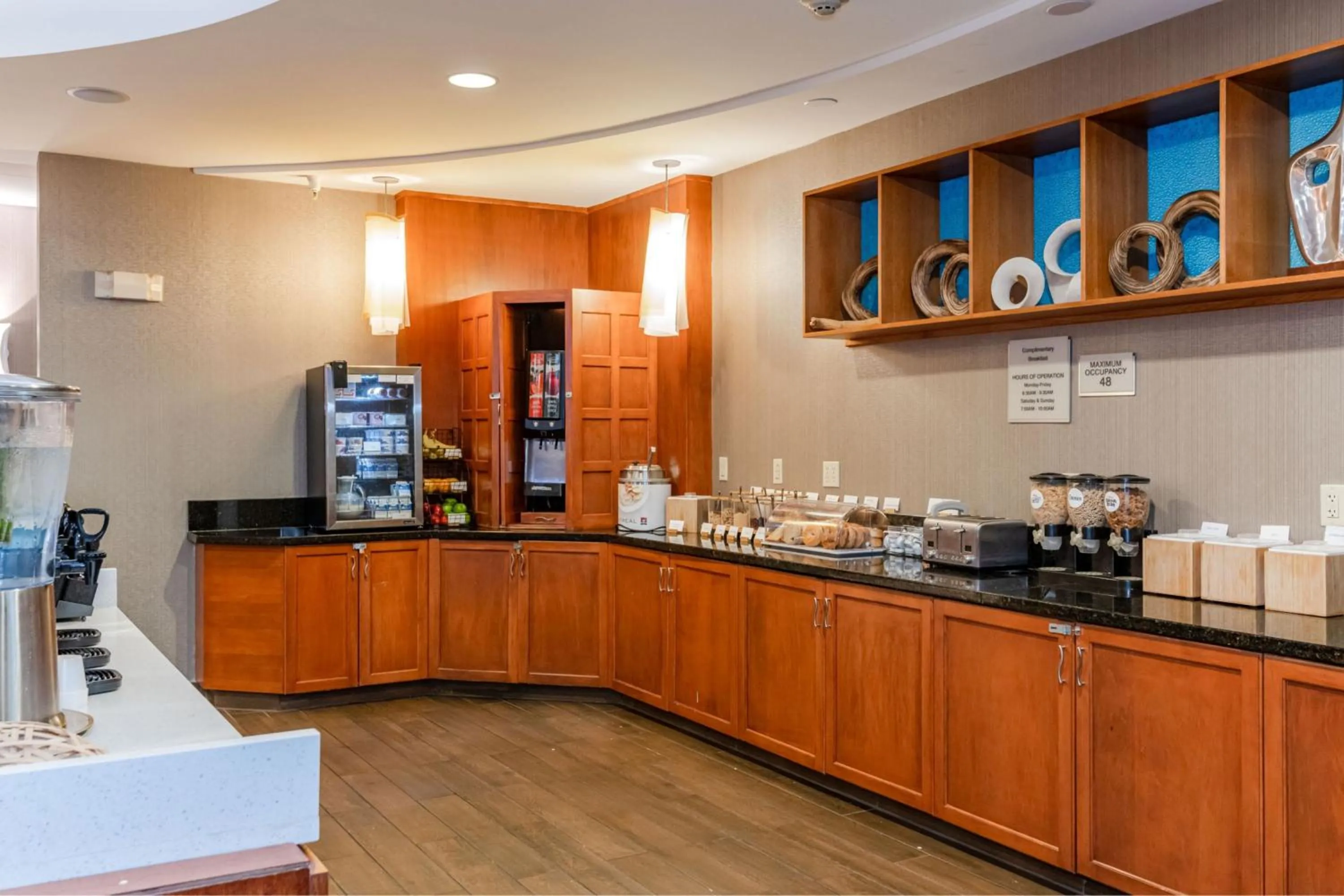 Restaurant/places to eat in SpringHill Suites Dayton South/Miamisburg
