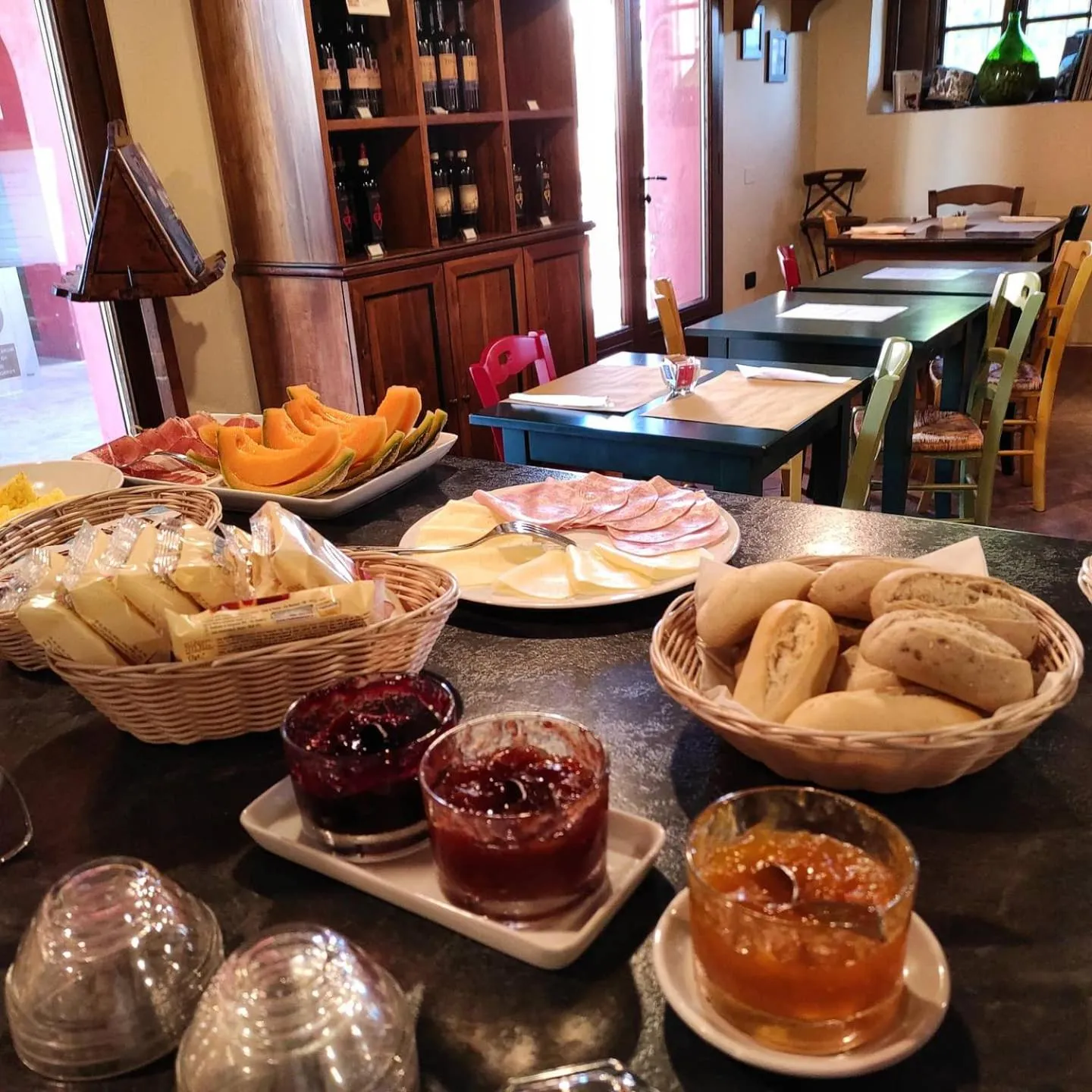 Food and drinks in Borgo San Giusto