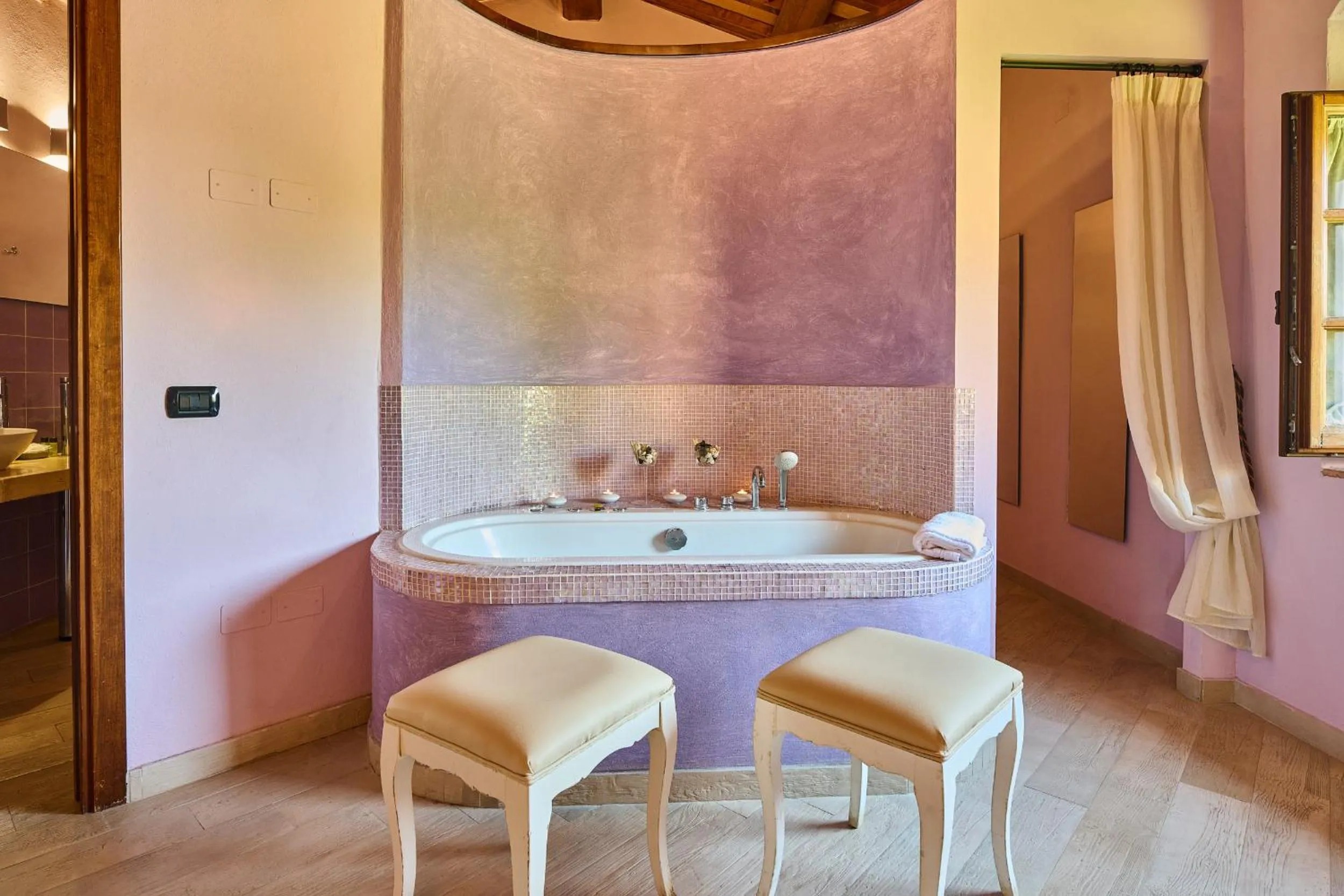 Hot Tub in Borgo San Giusto