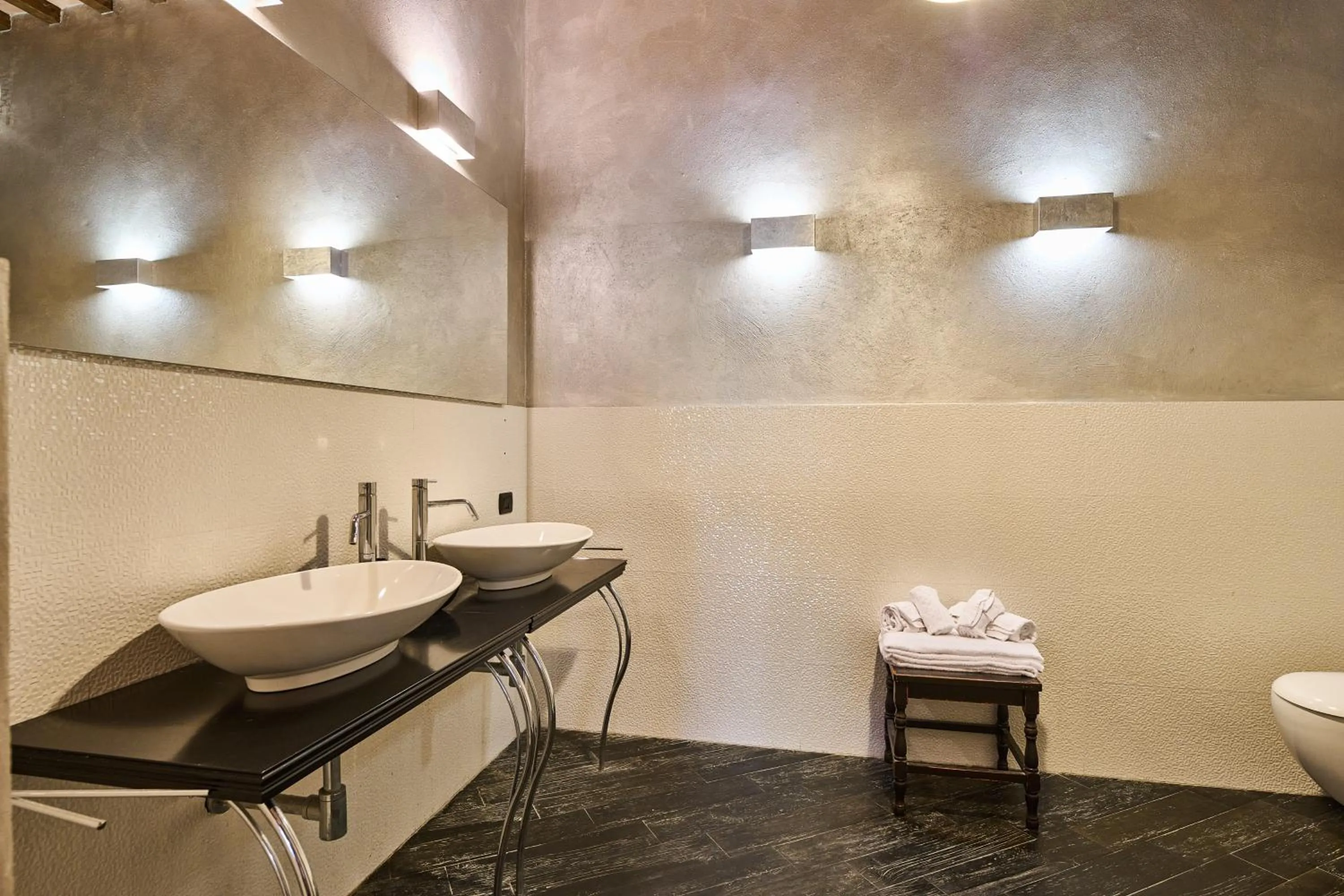 Bathroom in Borgo San Giusto