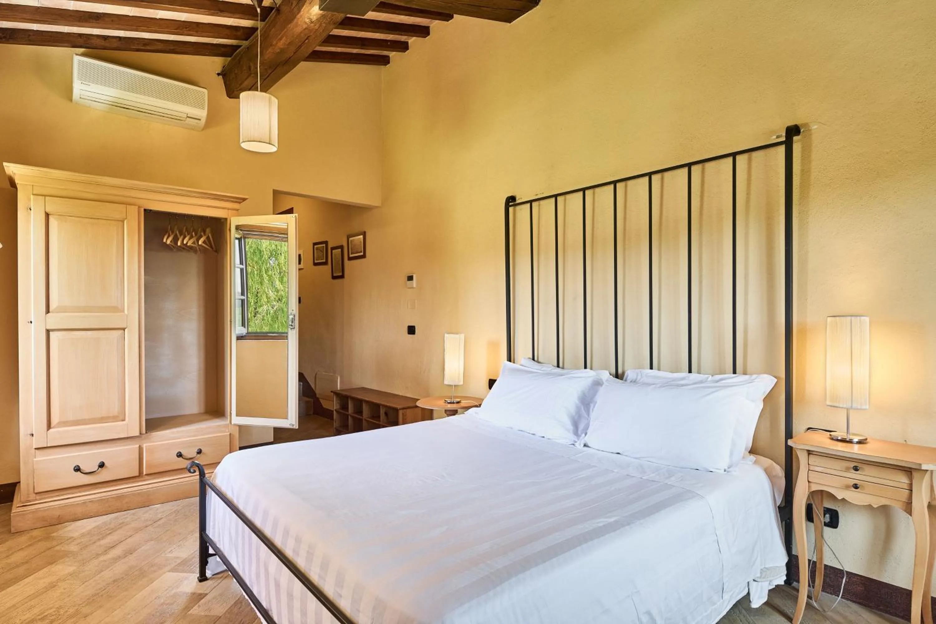 Bedroom, Bed in Borgo San Giusto