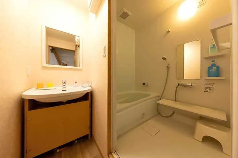 Bathroom in Sea Breeze 1987