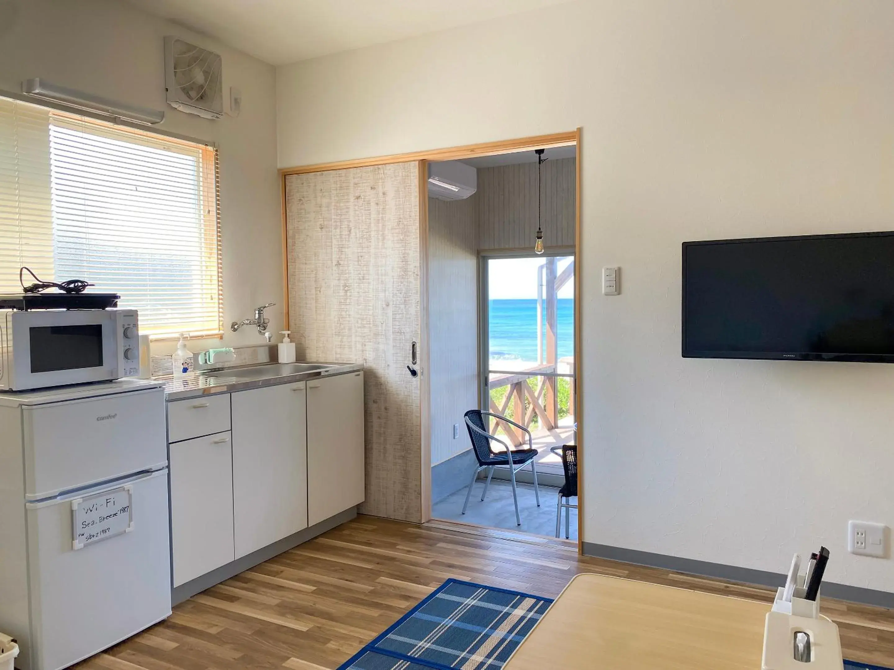Family Room with Shared Bathroom in Sea Breeze 1987 Family Room with Shared Bathroom in Sea Breeze 1987