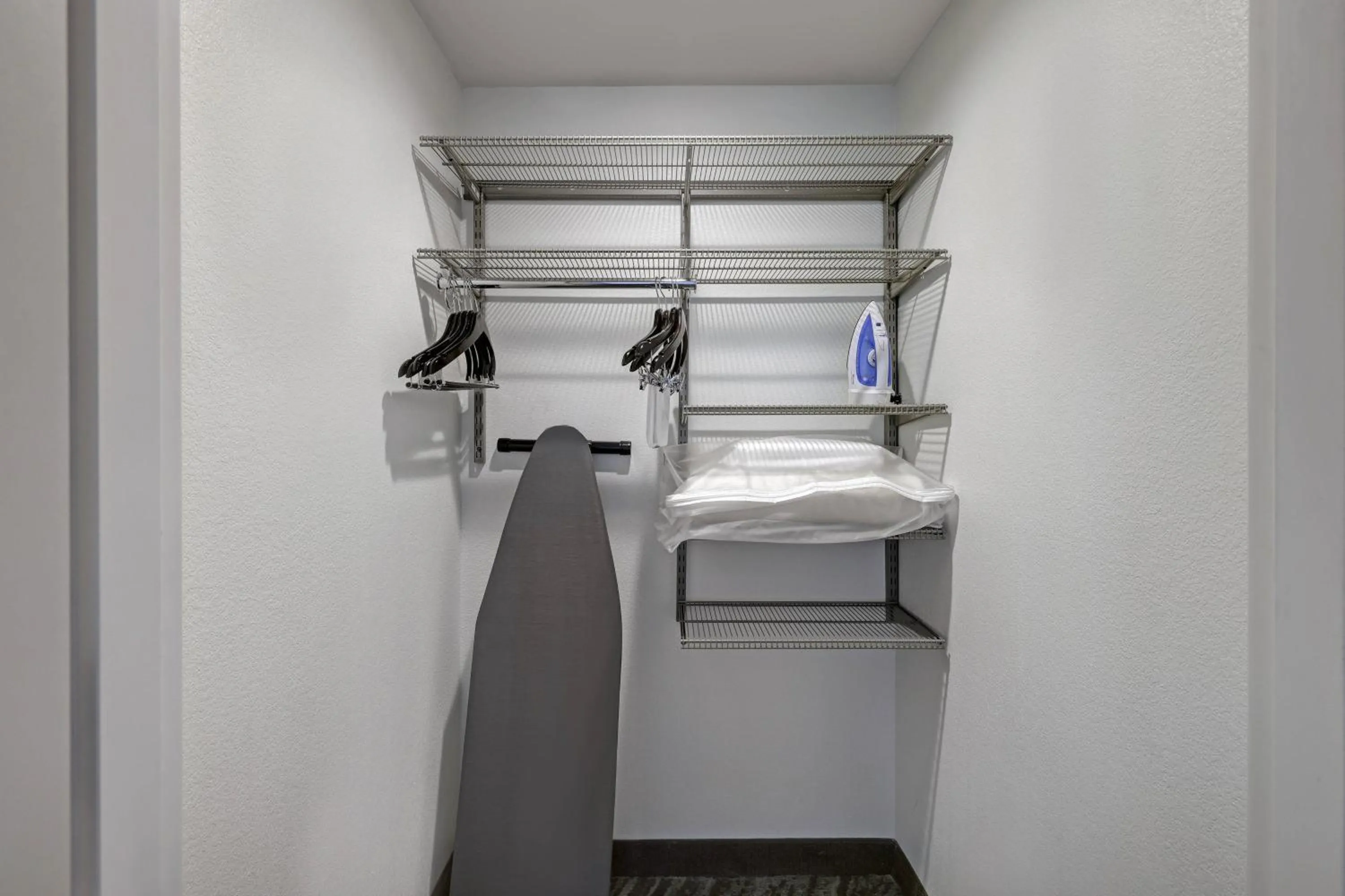 Bedroom, Bed in SpringHill Suites by Marriott Palm Desert