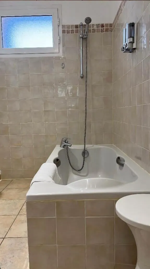 Bathroom in Hôtel Lilium Maris