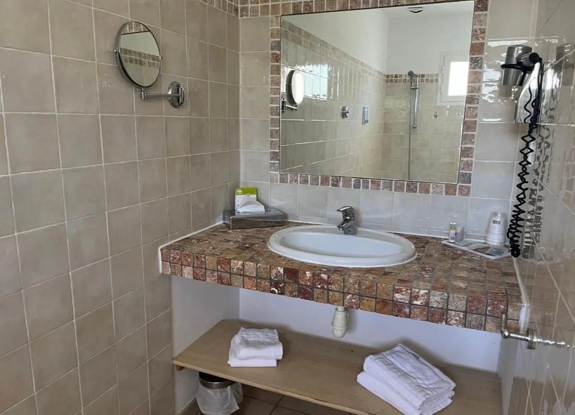 Bathroom in Hôtel Lilium Maris