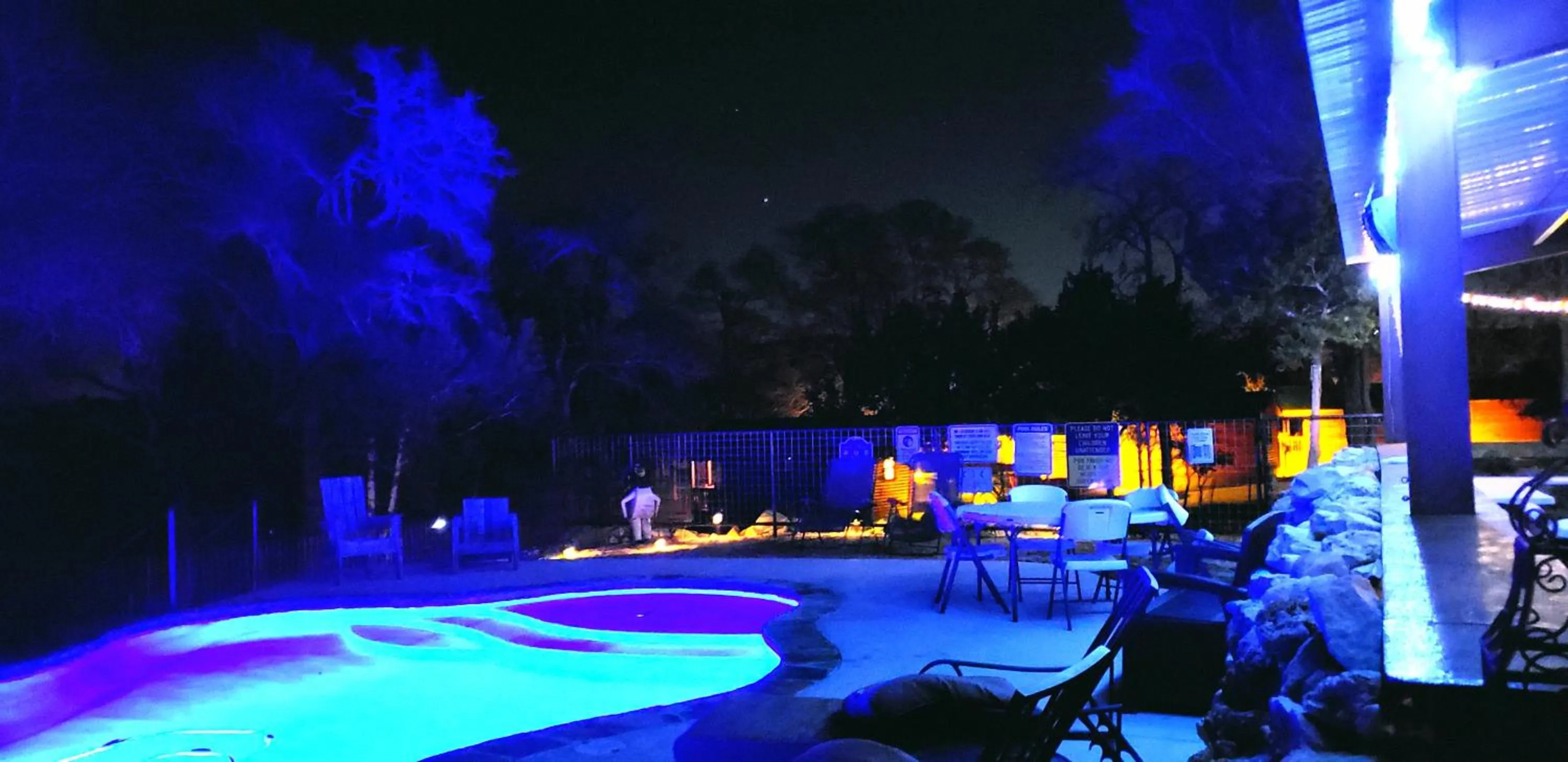 Swimming pool in Al's Hideaway Cabin and RV Space, LLC