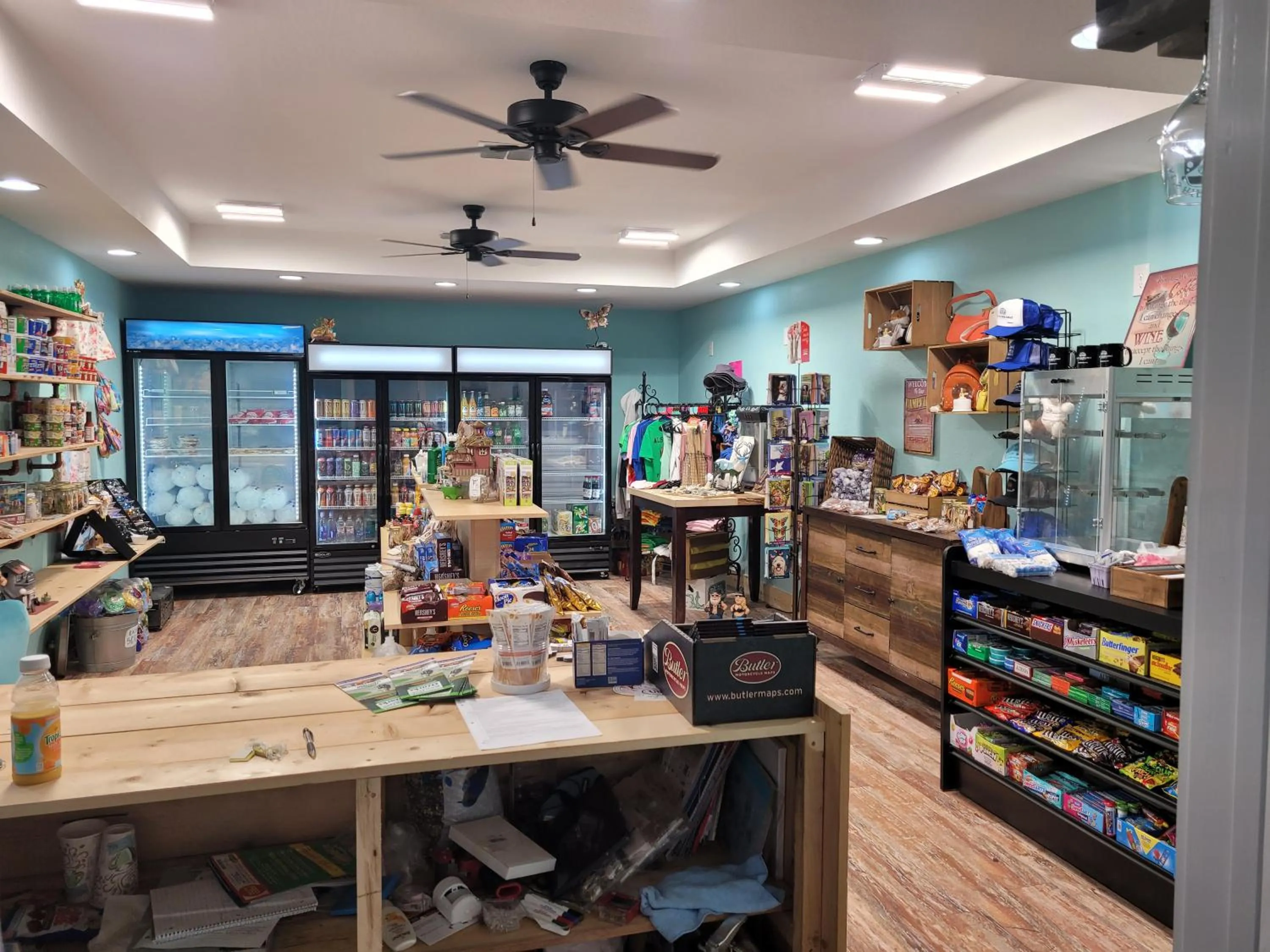 Property building in Al's Hideaway Cabin and RV Space, LLC