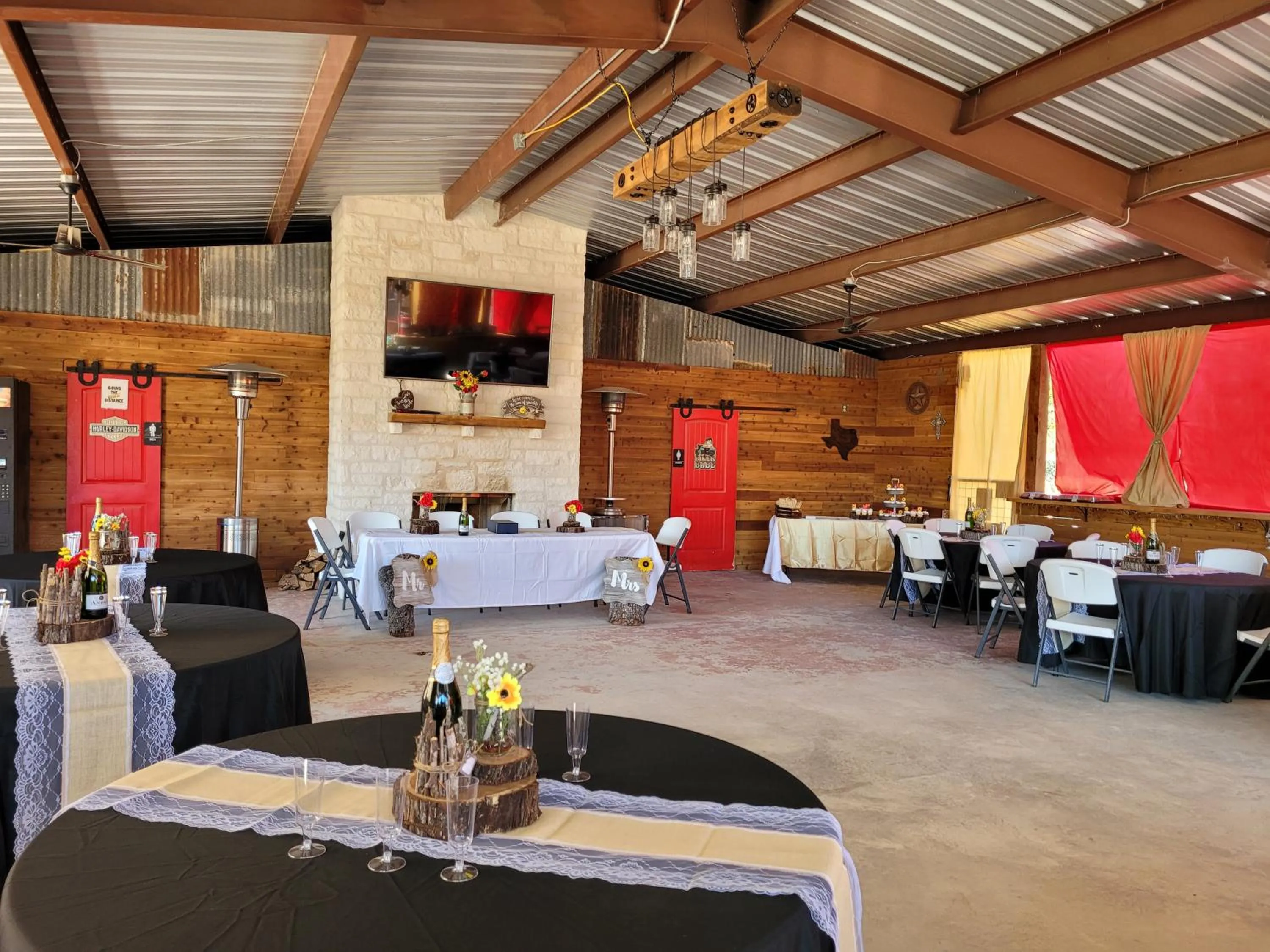 Property building in Al's Hideaway Cabin and RV Space, LLC