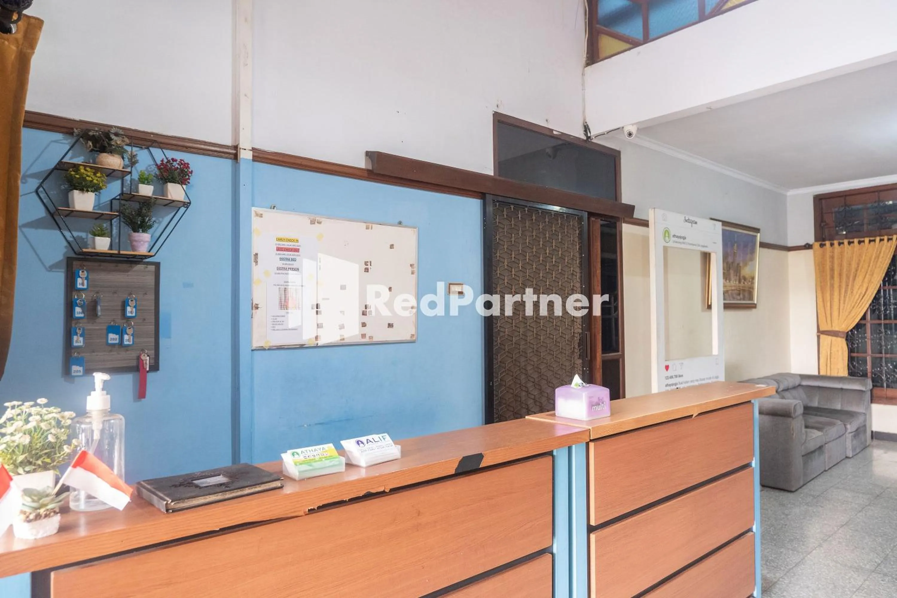 Lobby or reception in Athaya Hotel Syariah near UGM Yogyakarta Mitra RedDoorz