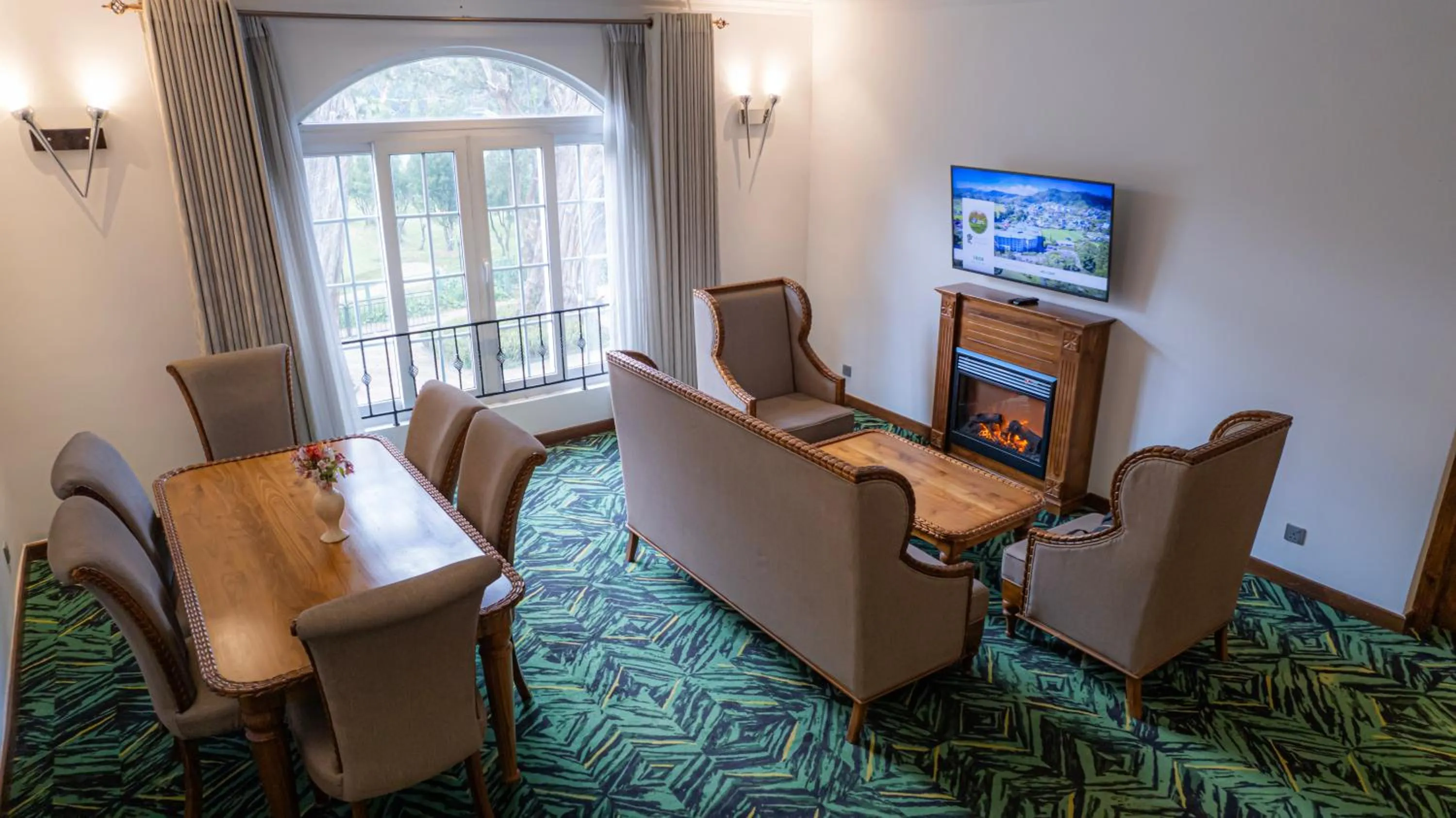 Executive Two-Bedroom Suite in Araliya Green City - Your Gateway to Everything in Nuwara Eliya