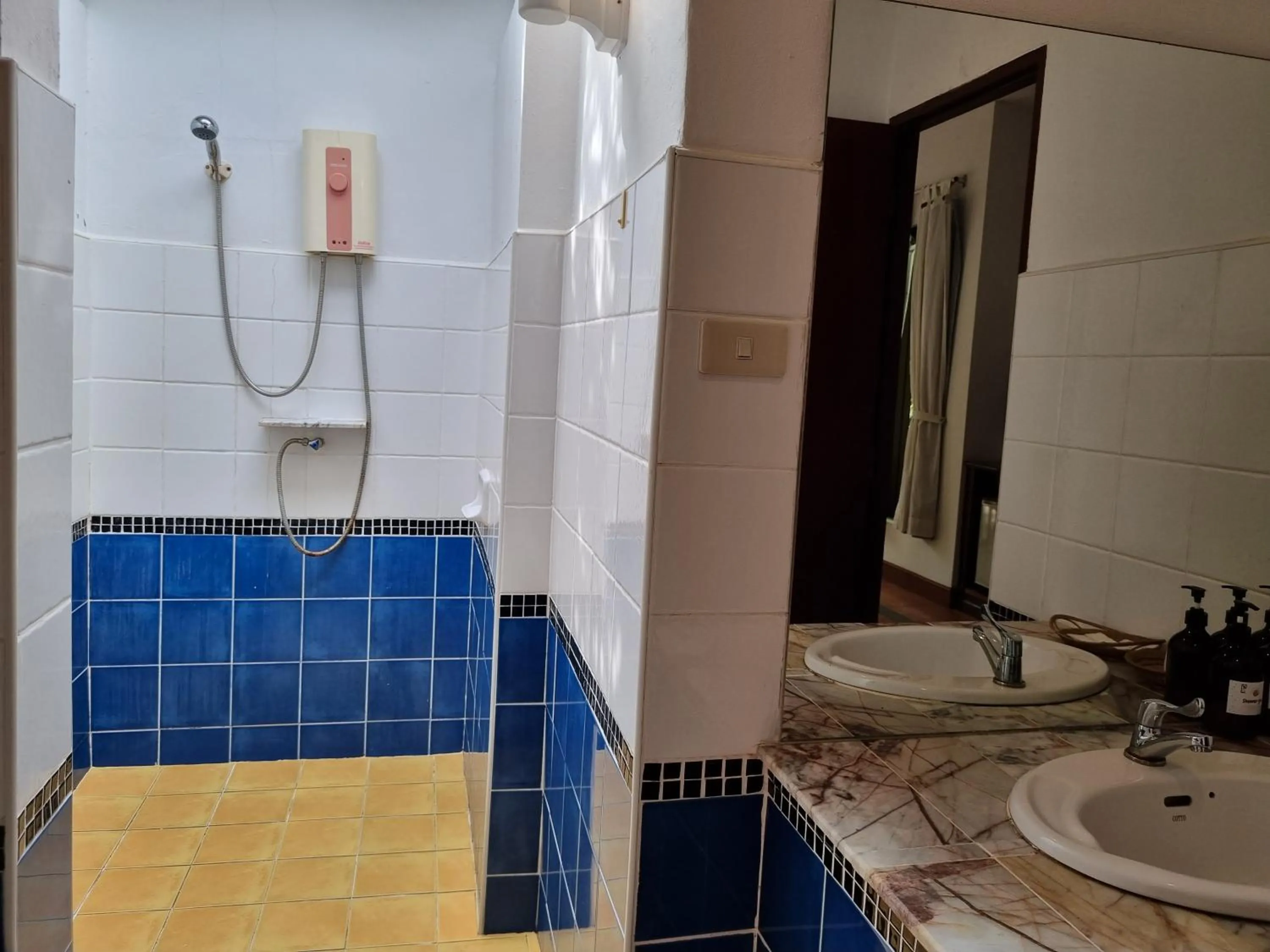 Samui Honey Backpacker Bungalow