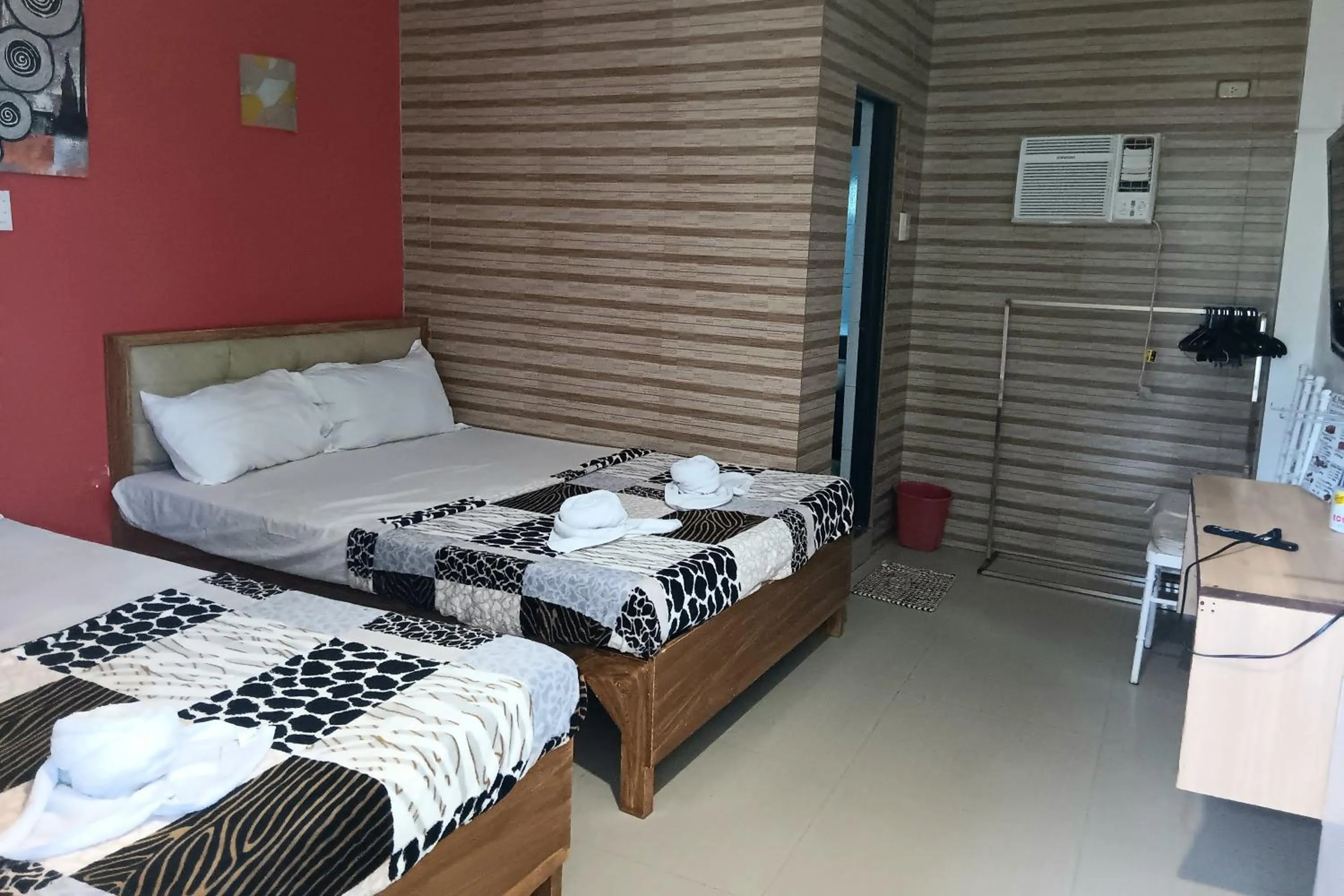 Bed in Casa Del Camba Hotel and Restaurant near Hundred Islands
