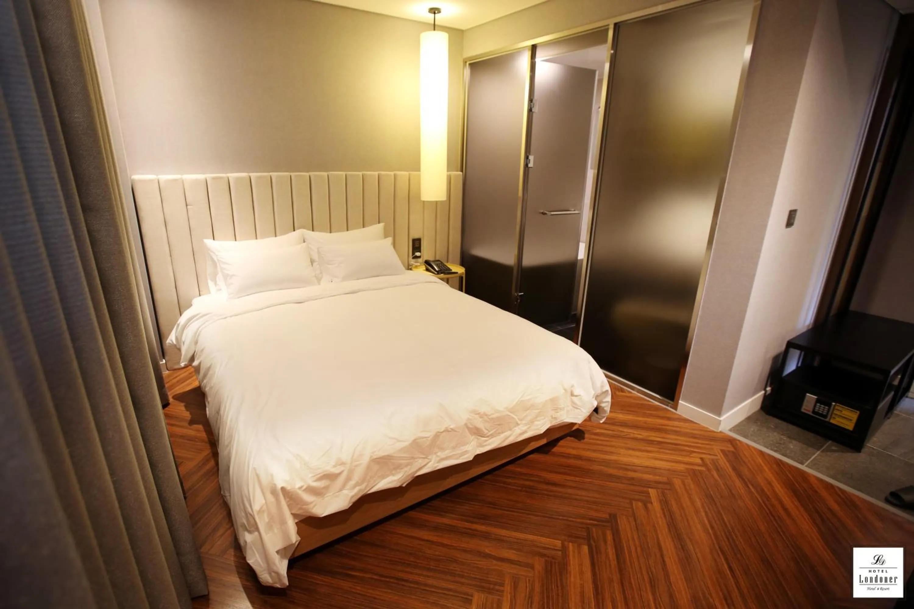 Bed in Londoner Hotel Gwangan