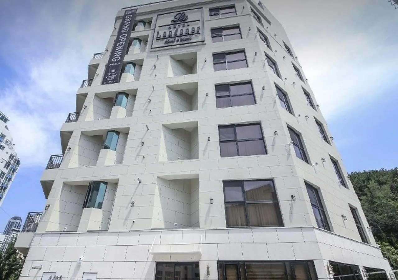 Property building in Londoner Hotel Gwangan