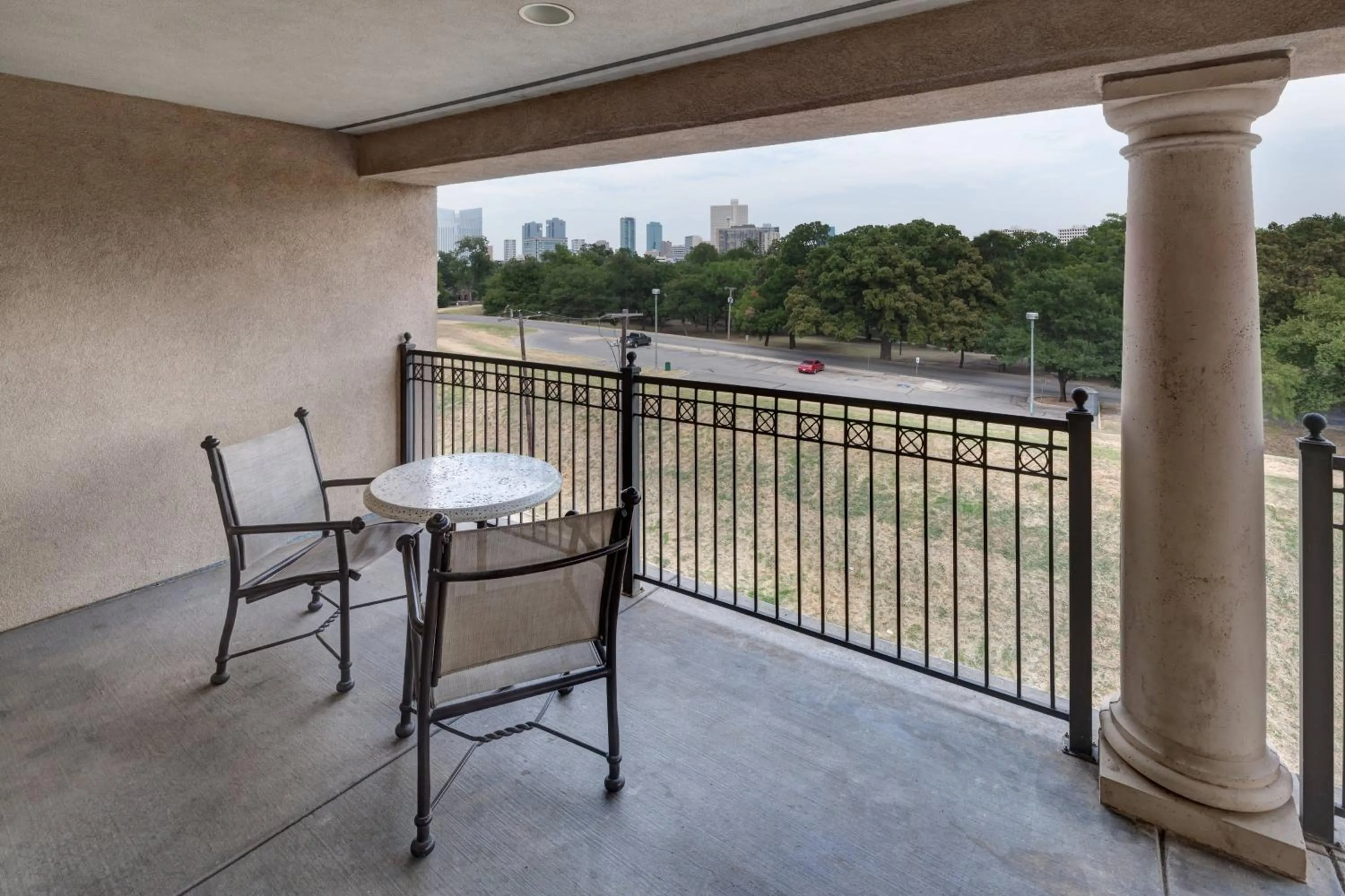 Bedroom in Residence Inn Fort Worth Cultural District