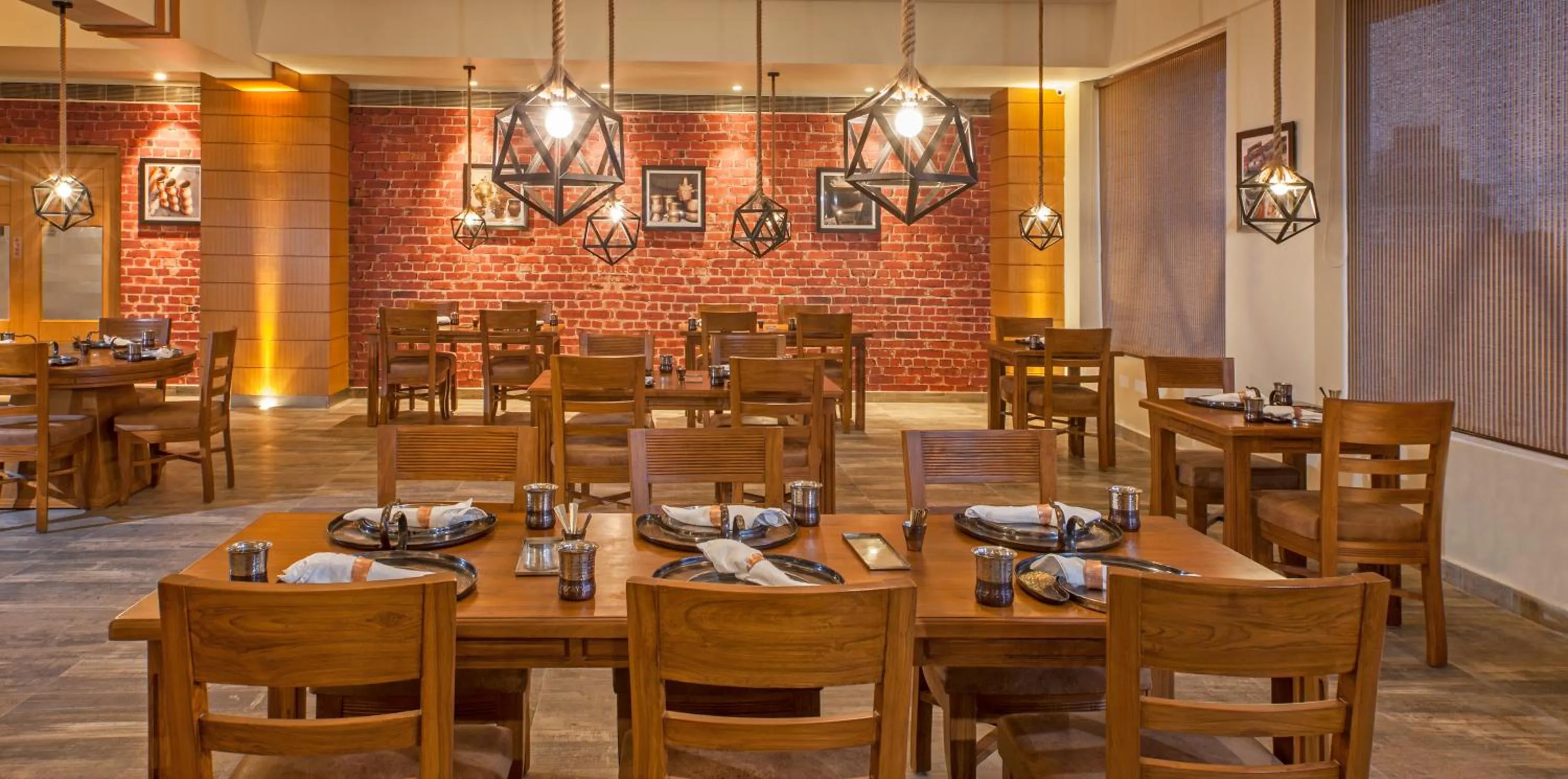 Restaurant/places to eat in Lemon Tree Premier, Patna