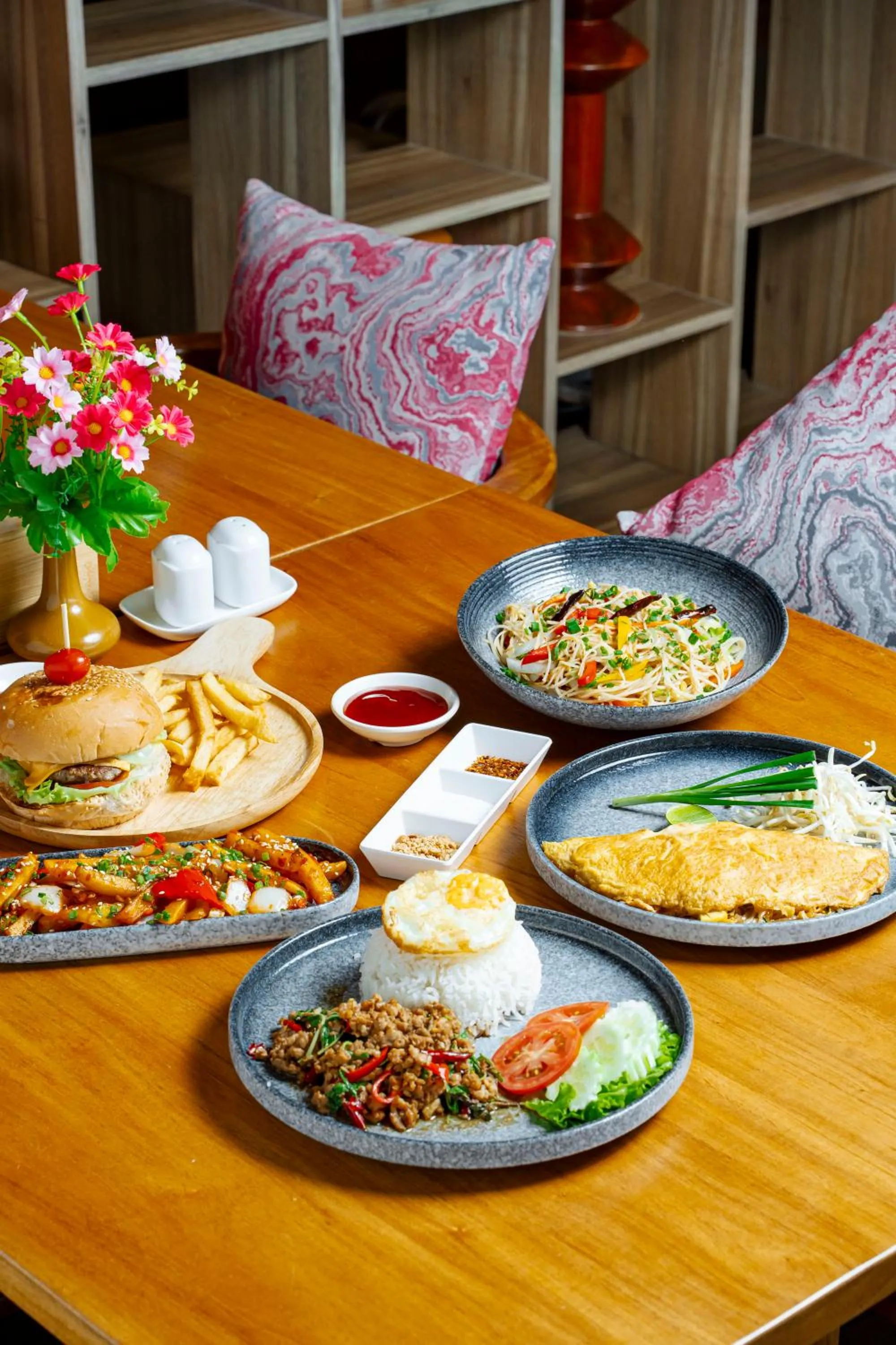 Restaurant/places to eat in Mercure Phuket Patong Journeyhub