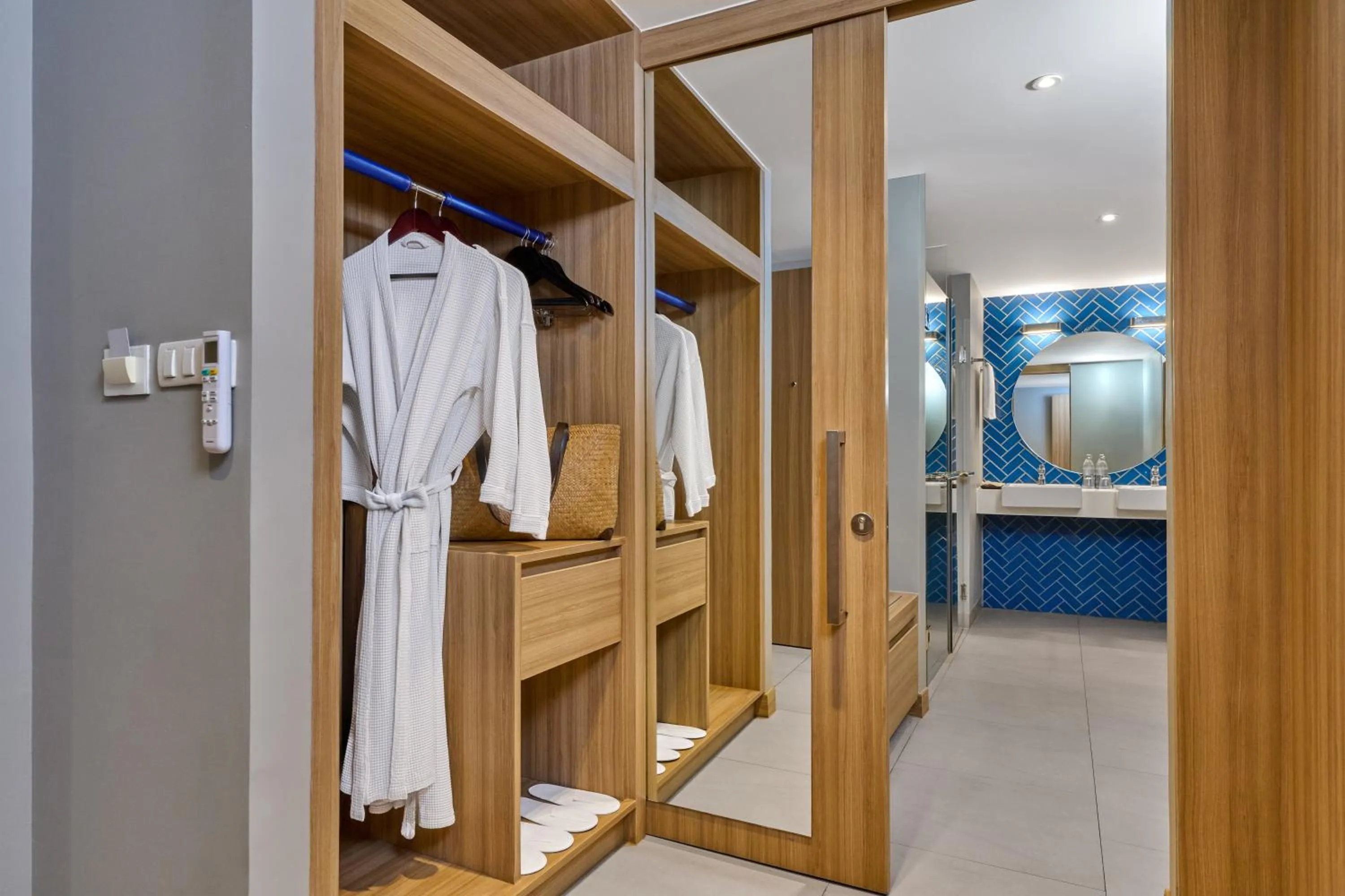 wardrobe in Mercure Phuket Patong Journeyhub
