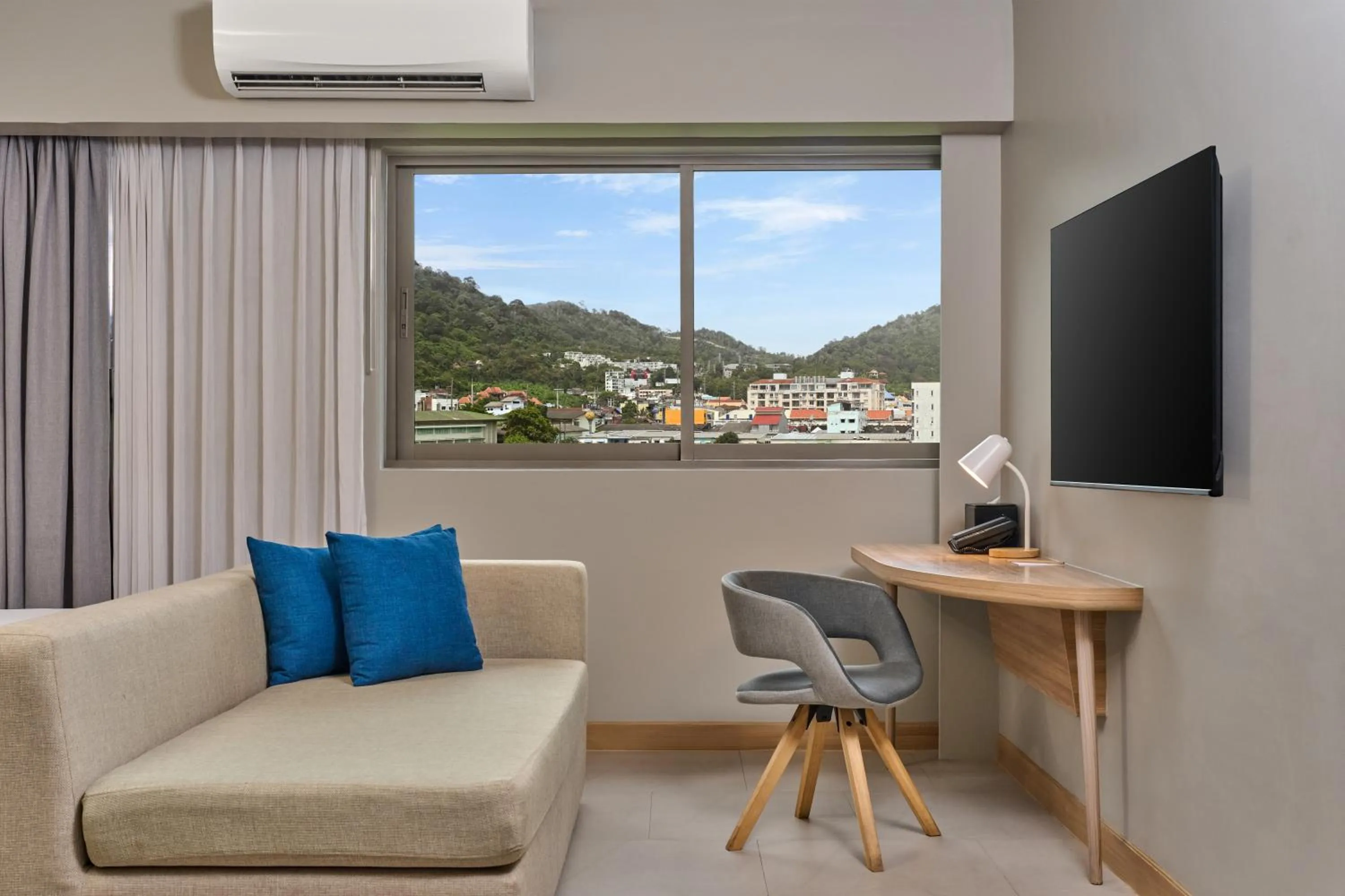 TV and multimedia in Mercure Phuket Patong Journeyhub