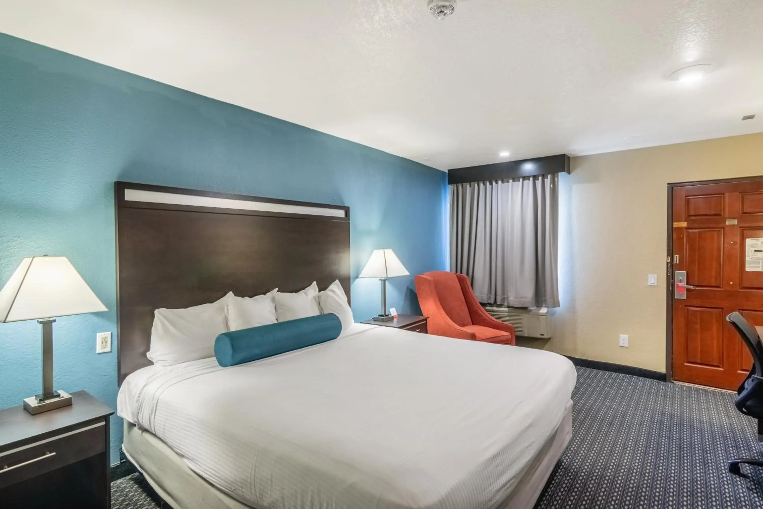 King Room - Disability Access in Glenridge Inn Glendale - Pasadena King Room - Disability Access in Glenridge Inn Glendale - Pasadena