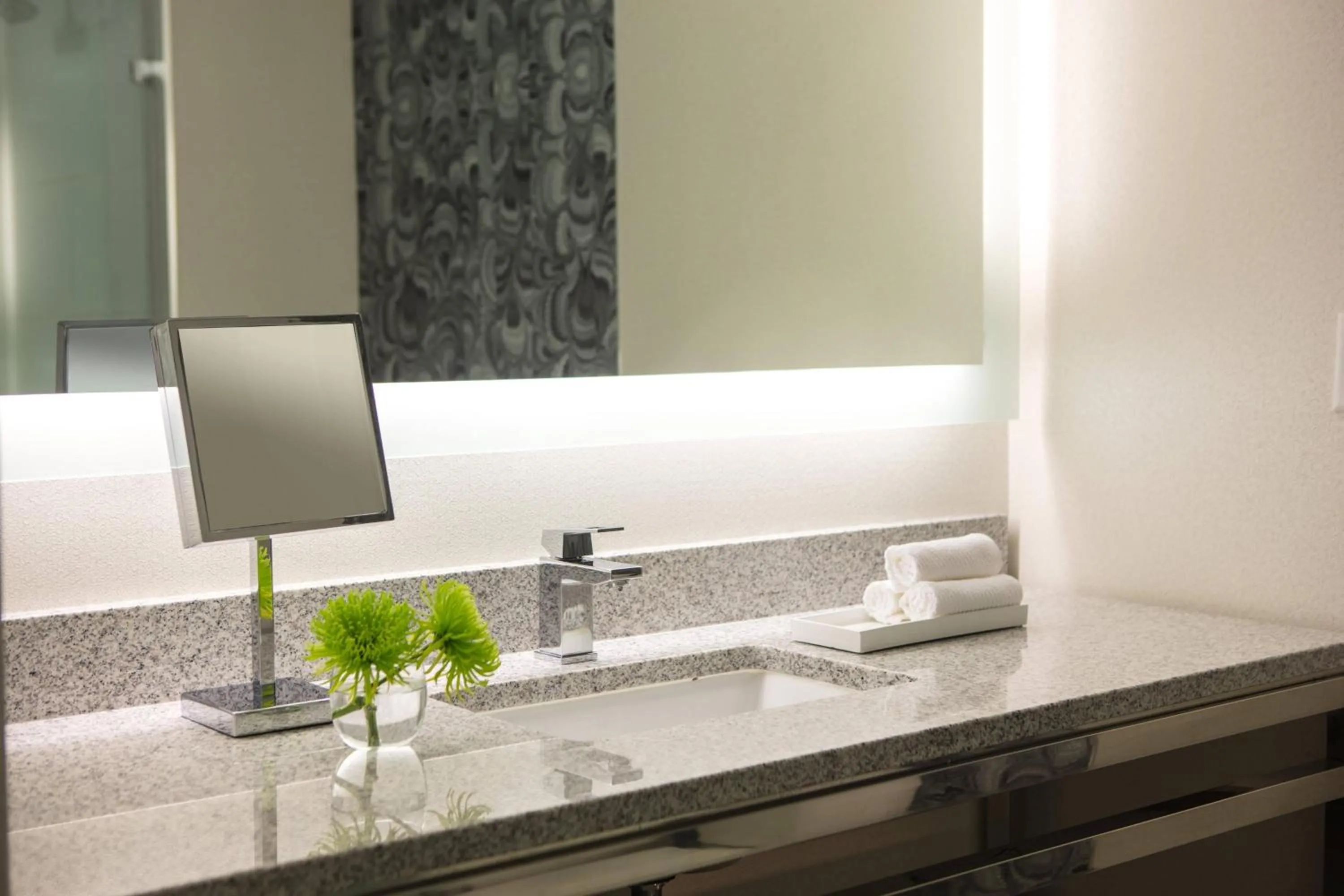 Bathroom in Renaissance Meadowlands Hotel