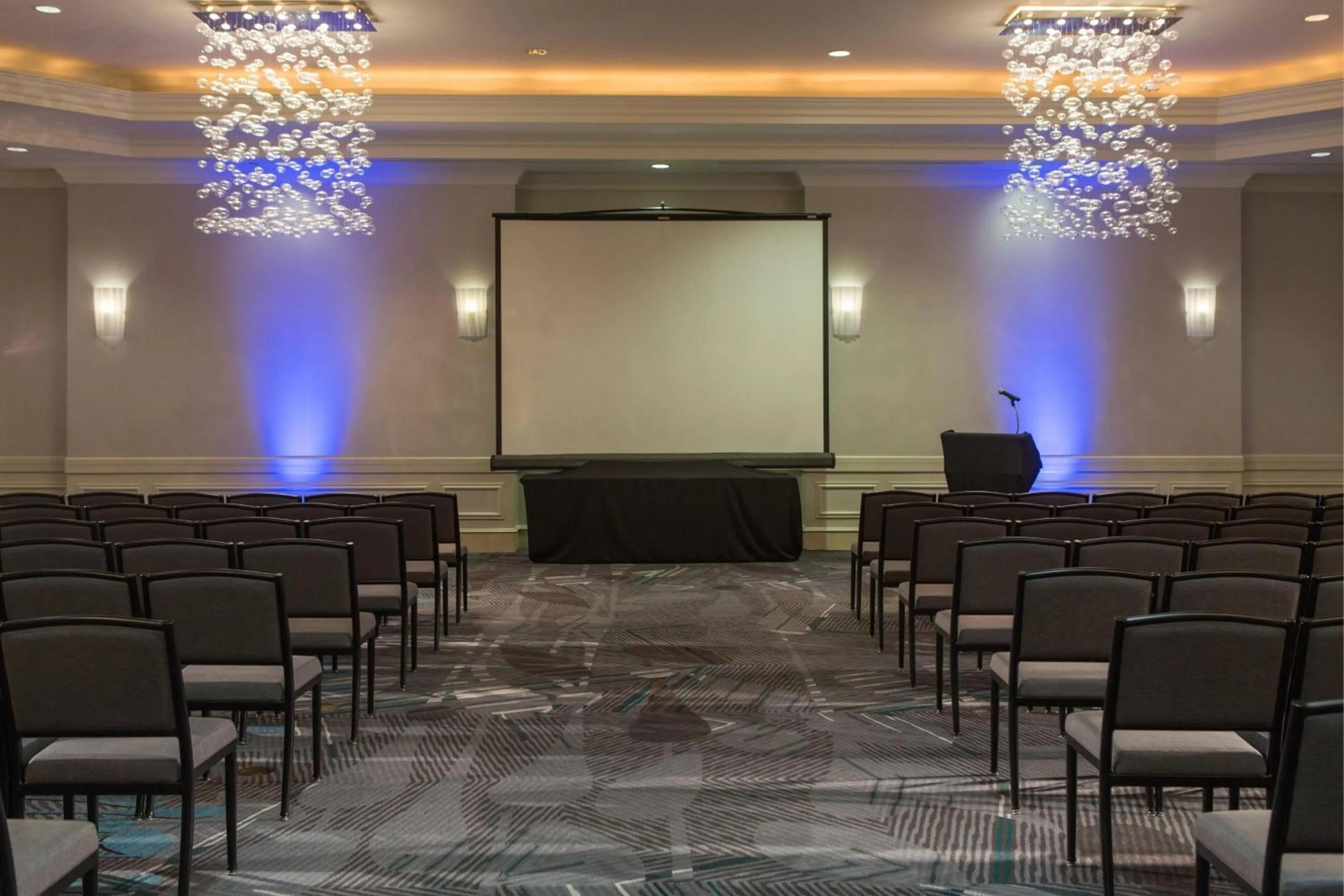 Meeting/conference room in Renaissance Meadowlands Hotel