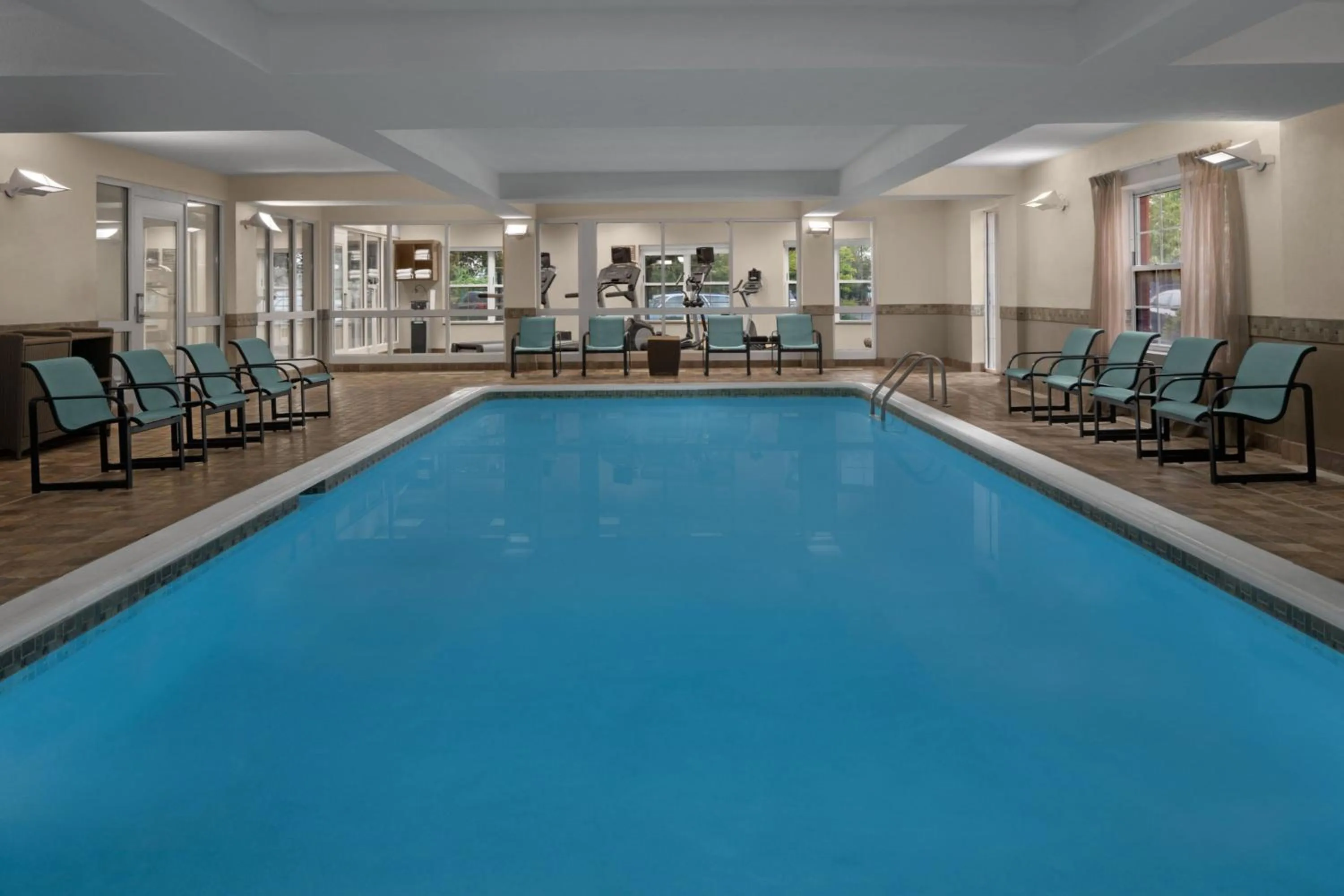 Swimming pool in Residence Inn East Rutherford Meadowlands
